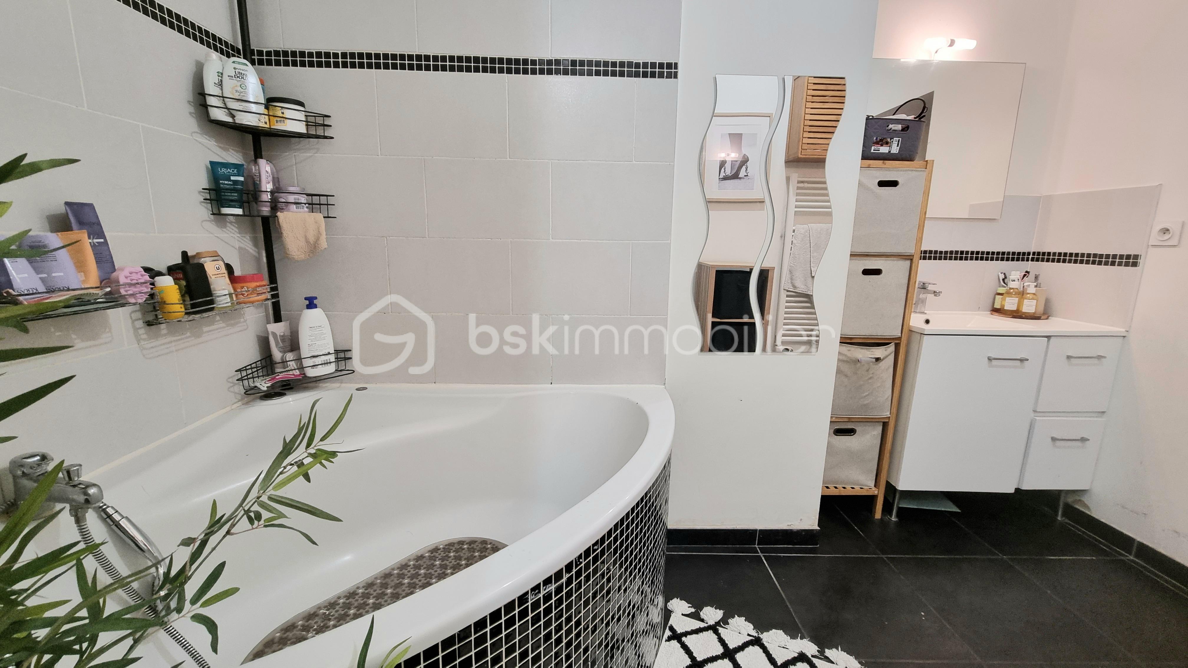 Appartement de 75 m² - SDB.jpg