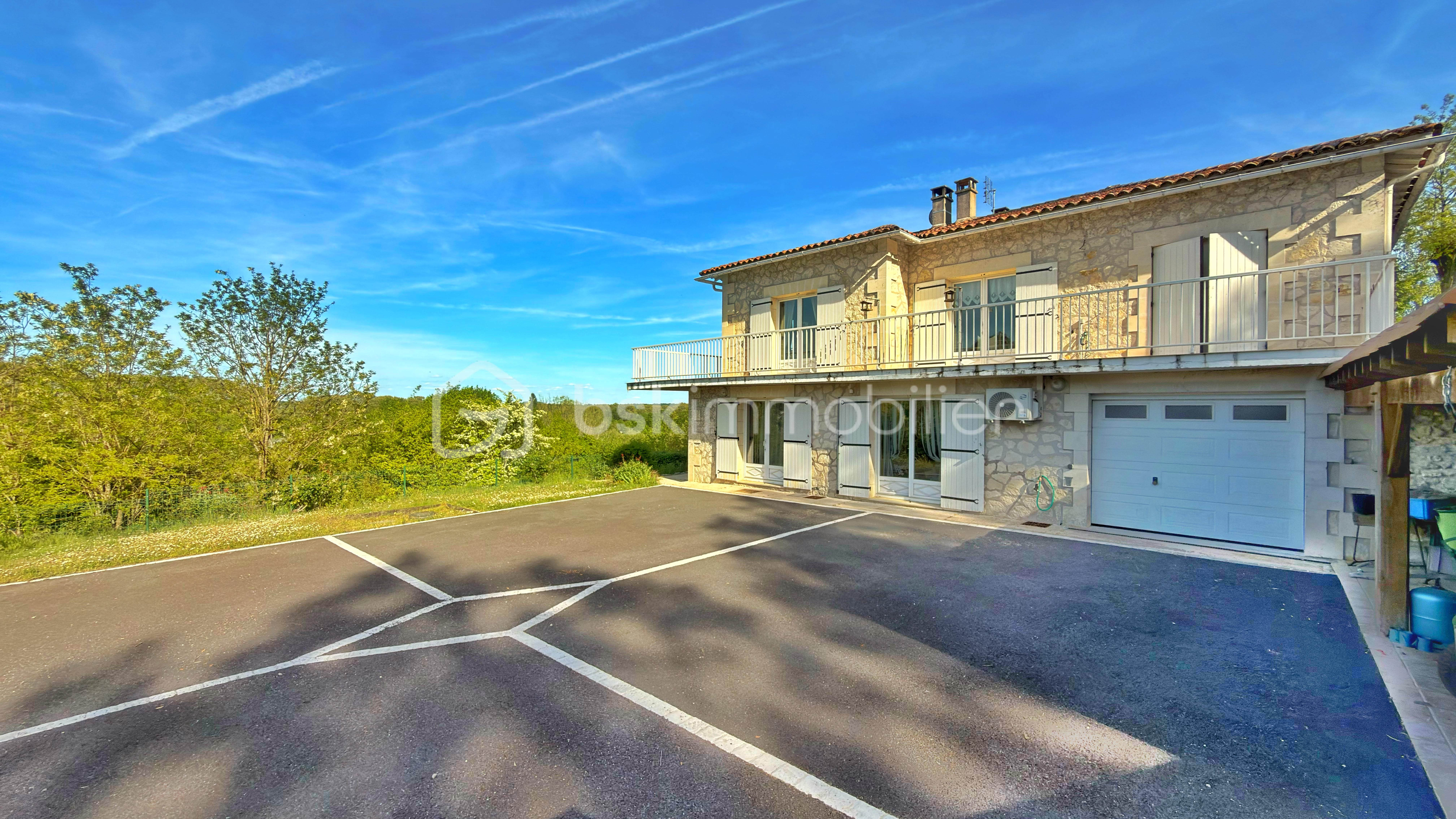 Maison 6 pièces 148 m² · à Aubeterre-sur-Dronne · 148 m² · 338 000 €