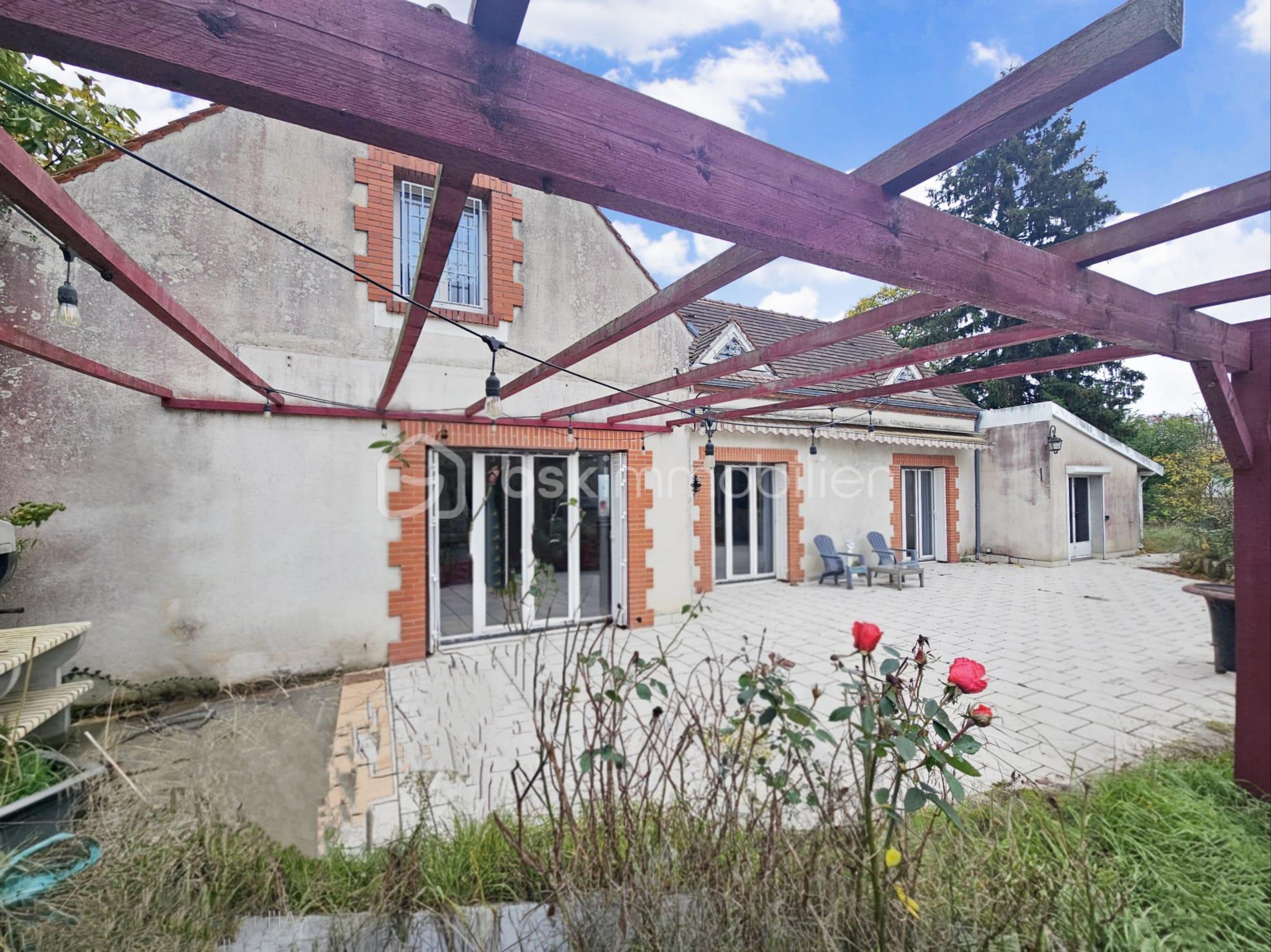 Maison traditionnelle de 192 m² - WhatsApp Image 2025-10-30 at 16.29.17 (2).jpeg