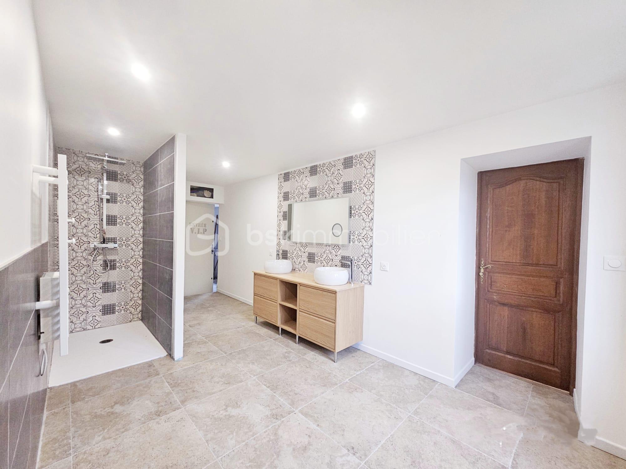 Maison traditionnelle de 192 m² - WhatsApp Image 2025-10-30 at 16.29.16 (9).jpeg