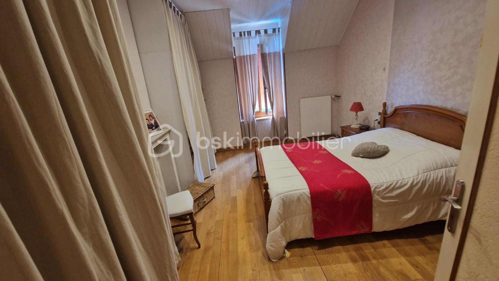 7f4fcb1a-cc80-44d7-8d97-dd476c84f9b9.jpg