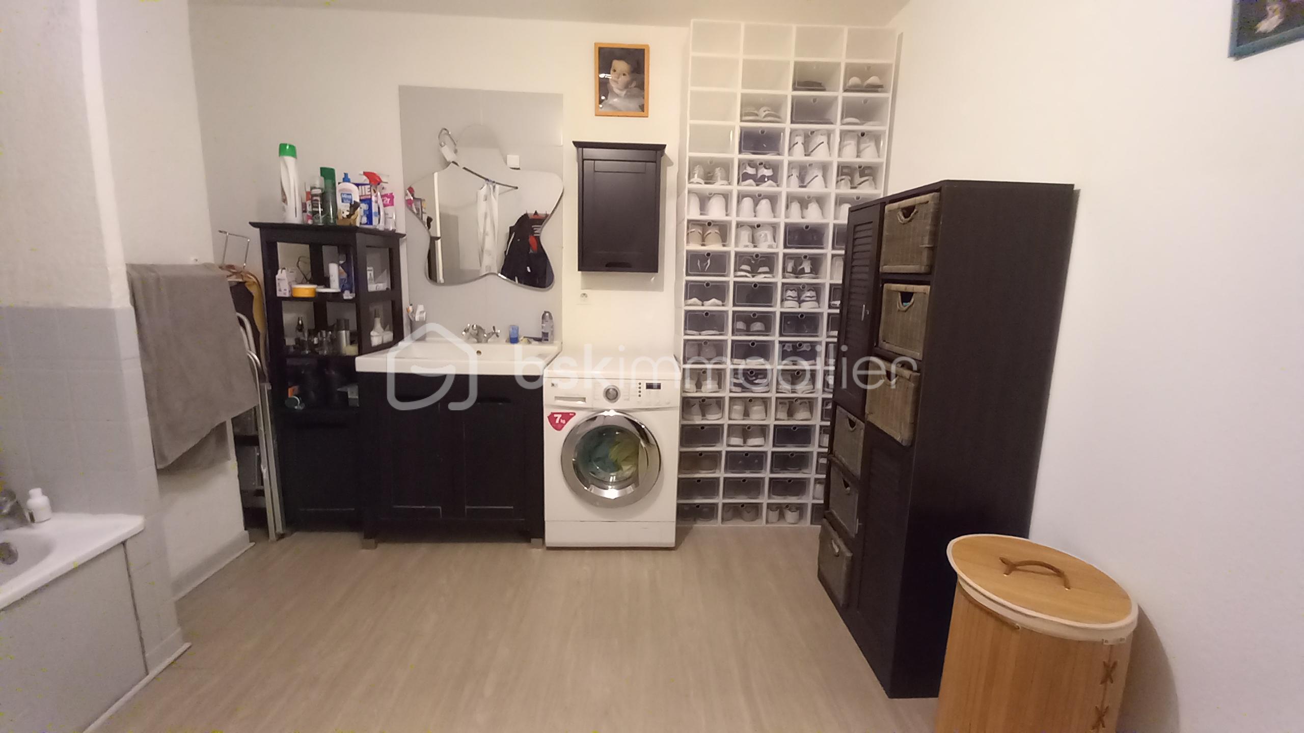 Appartement de 90 m² - Appartement La Côte St André Les Halles Sdb 5.jpg