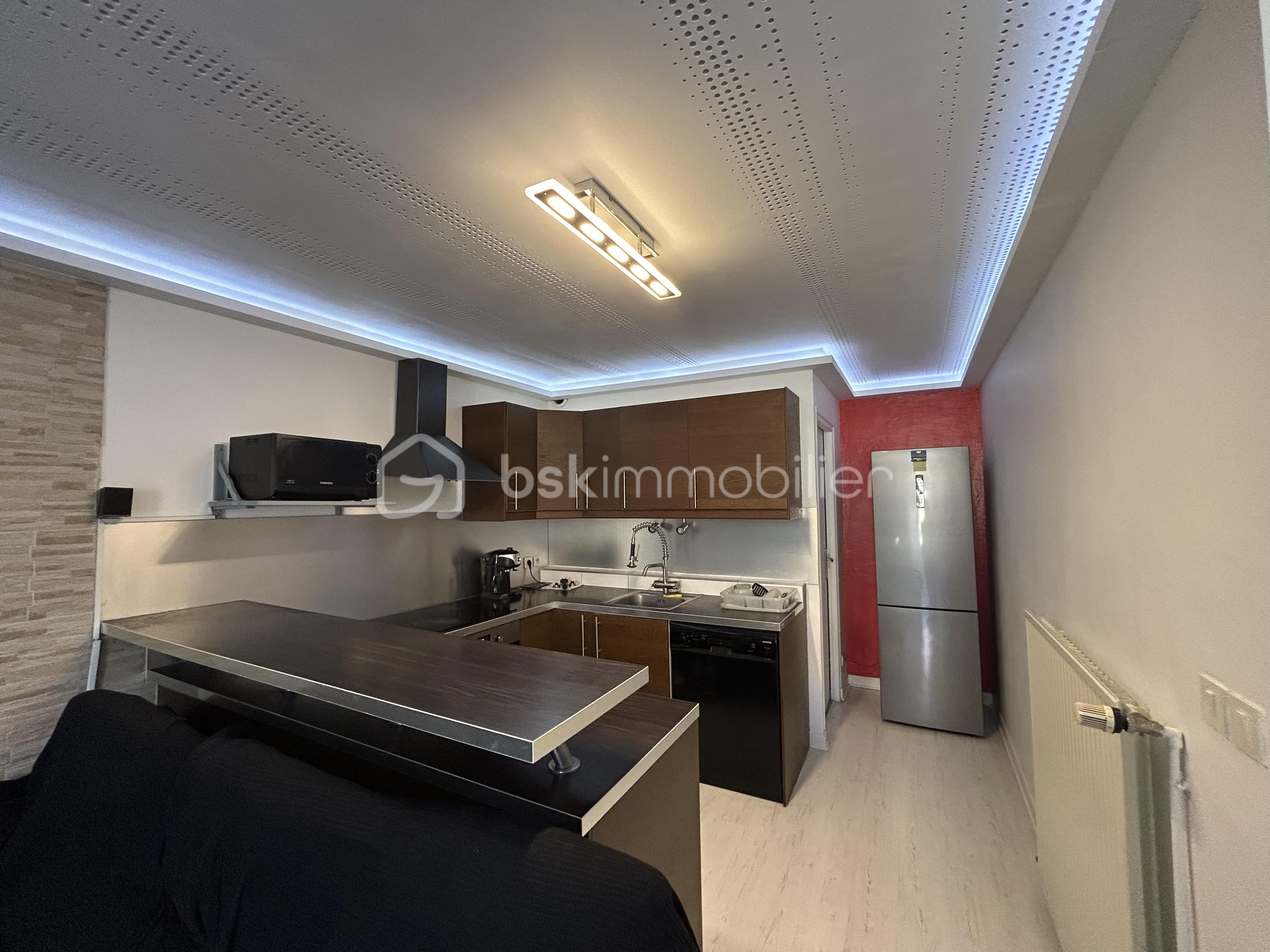 Appartement de 90 m² - Appartement La cote St Andre - Les Halles - Photo cuisine 16.jpg.jpeg