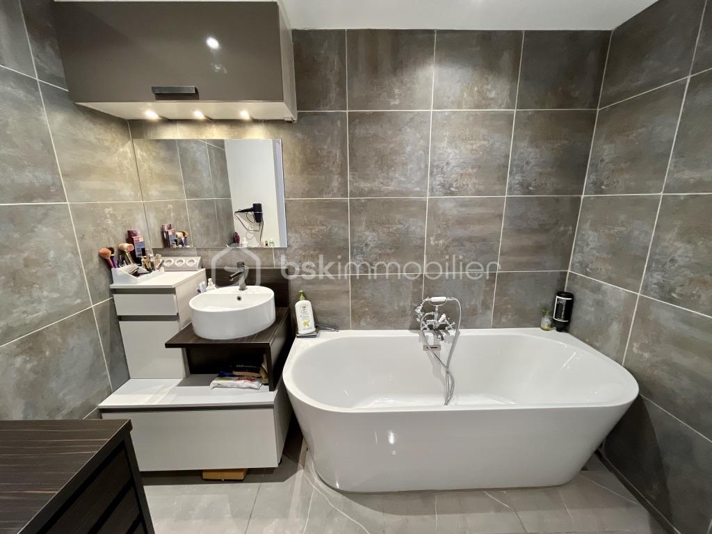 Appartement de 64,47 m² - FnaOASPITQub8Mc5UgE7cg_thumb_2b2a.jpg