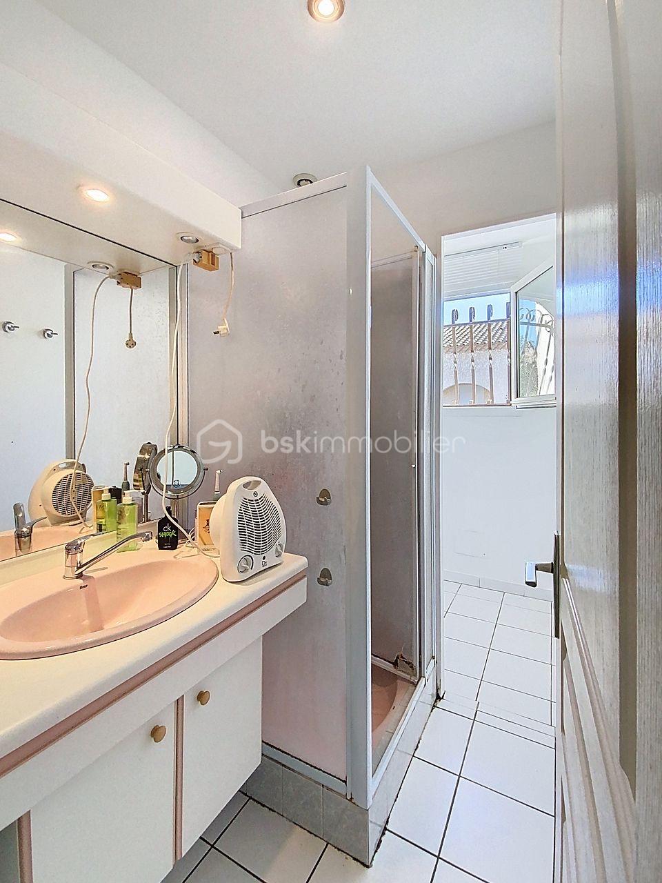 Maison traditionnelle de 180 m² - photo-1769435172.jpg