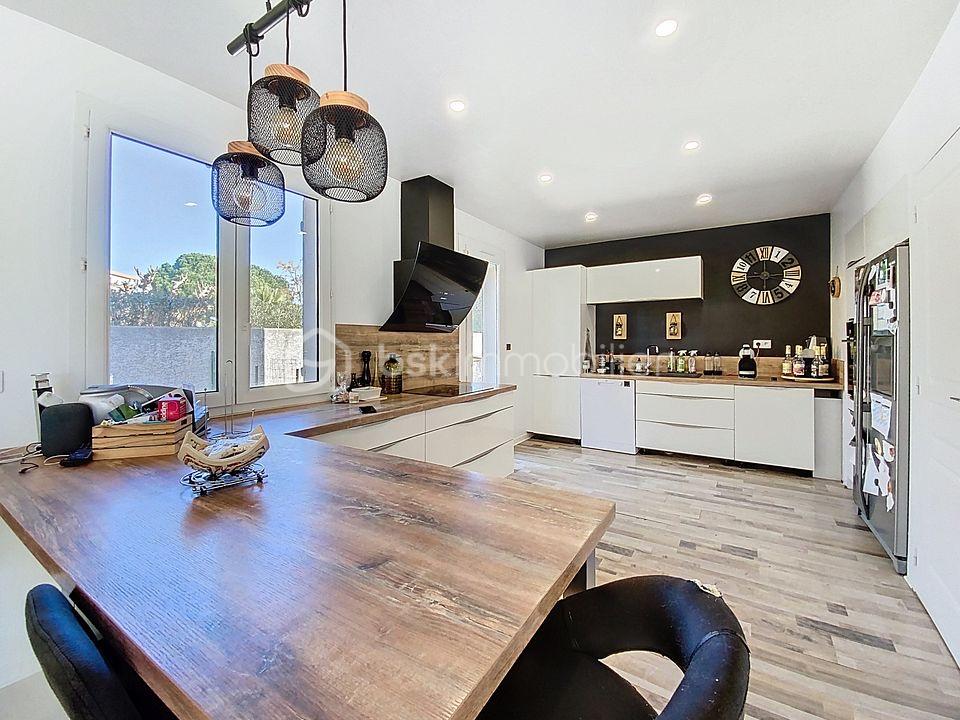 Maison traditionnelle de 180 m² - photo-1769434809.jpg