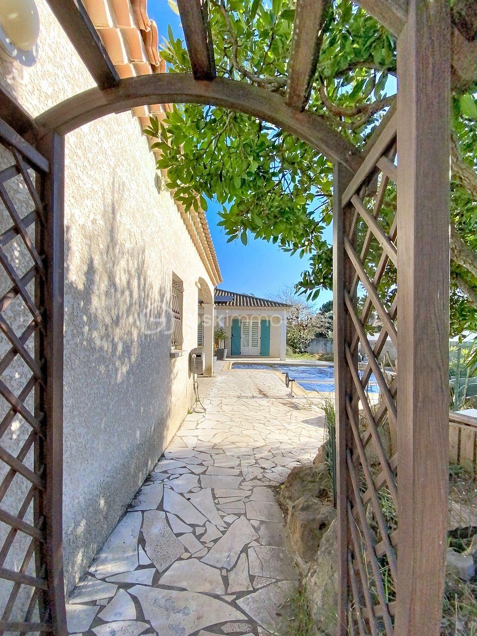 Maison traditionnelle de 180 m² - photo-1769435836.jpg