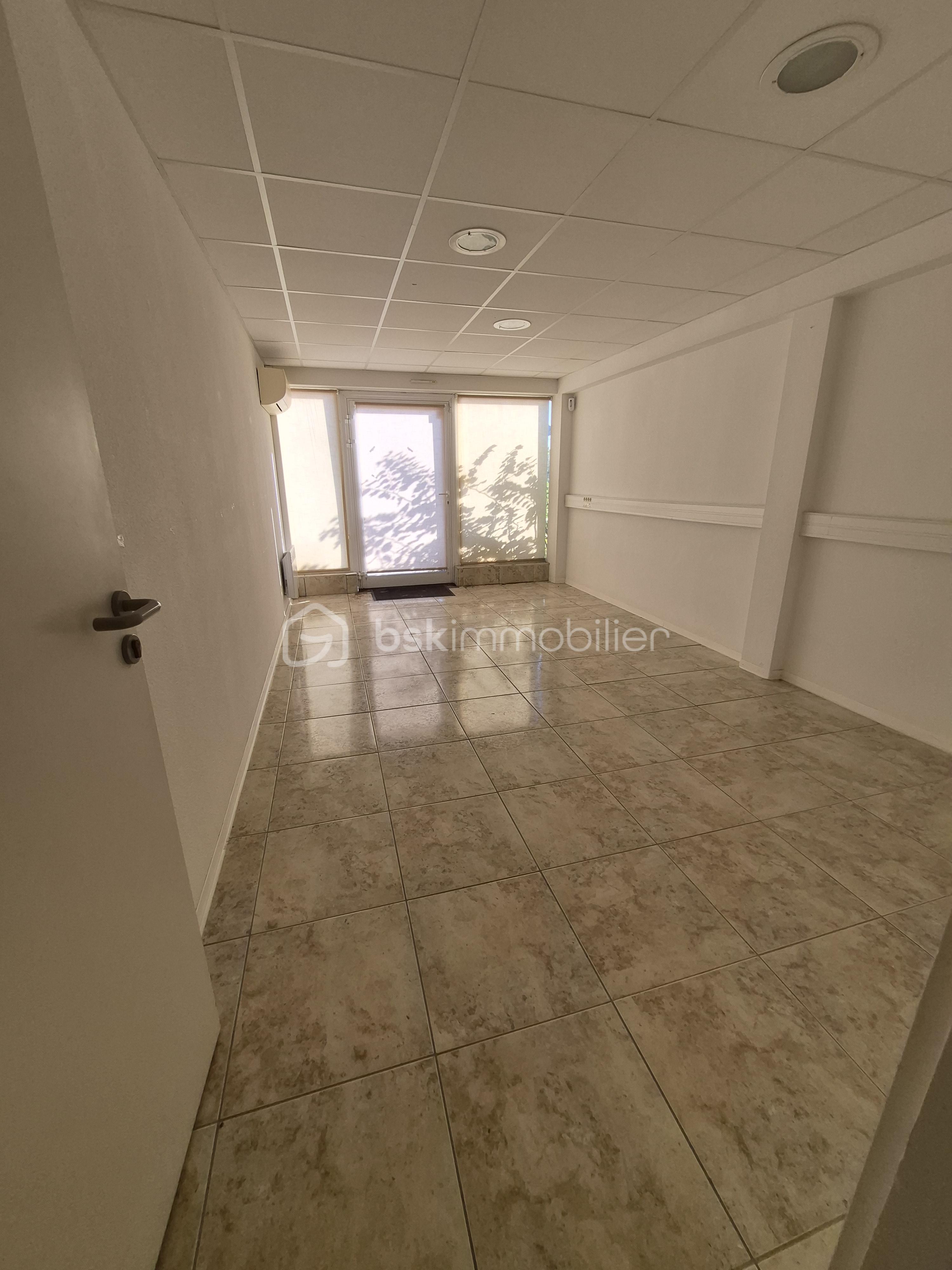 Immeuble de 820 m² - 9.jpg