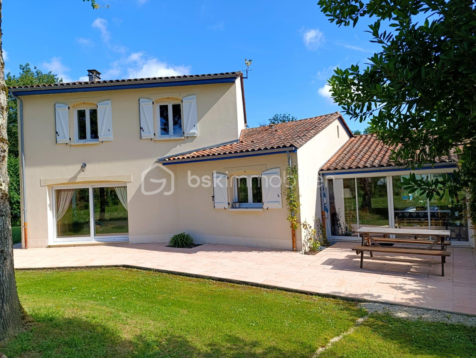 Maison de 164 m² - b6d018b4-ce97-4f13-847f-e4809b94ba1e.JPG
