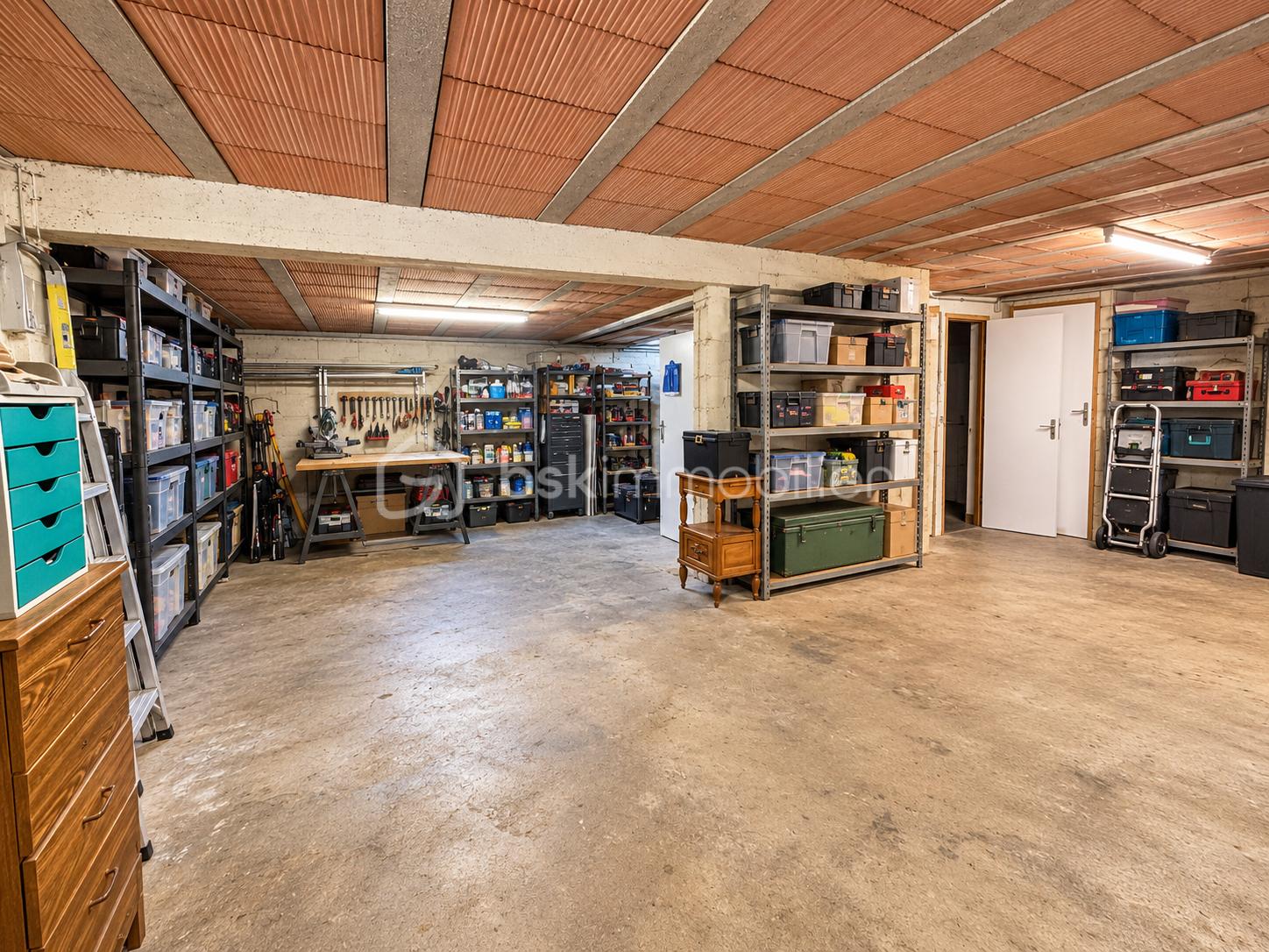 Garage-atelier organisé et fonctionnel.png