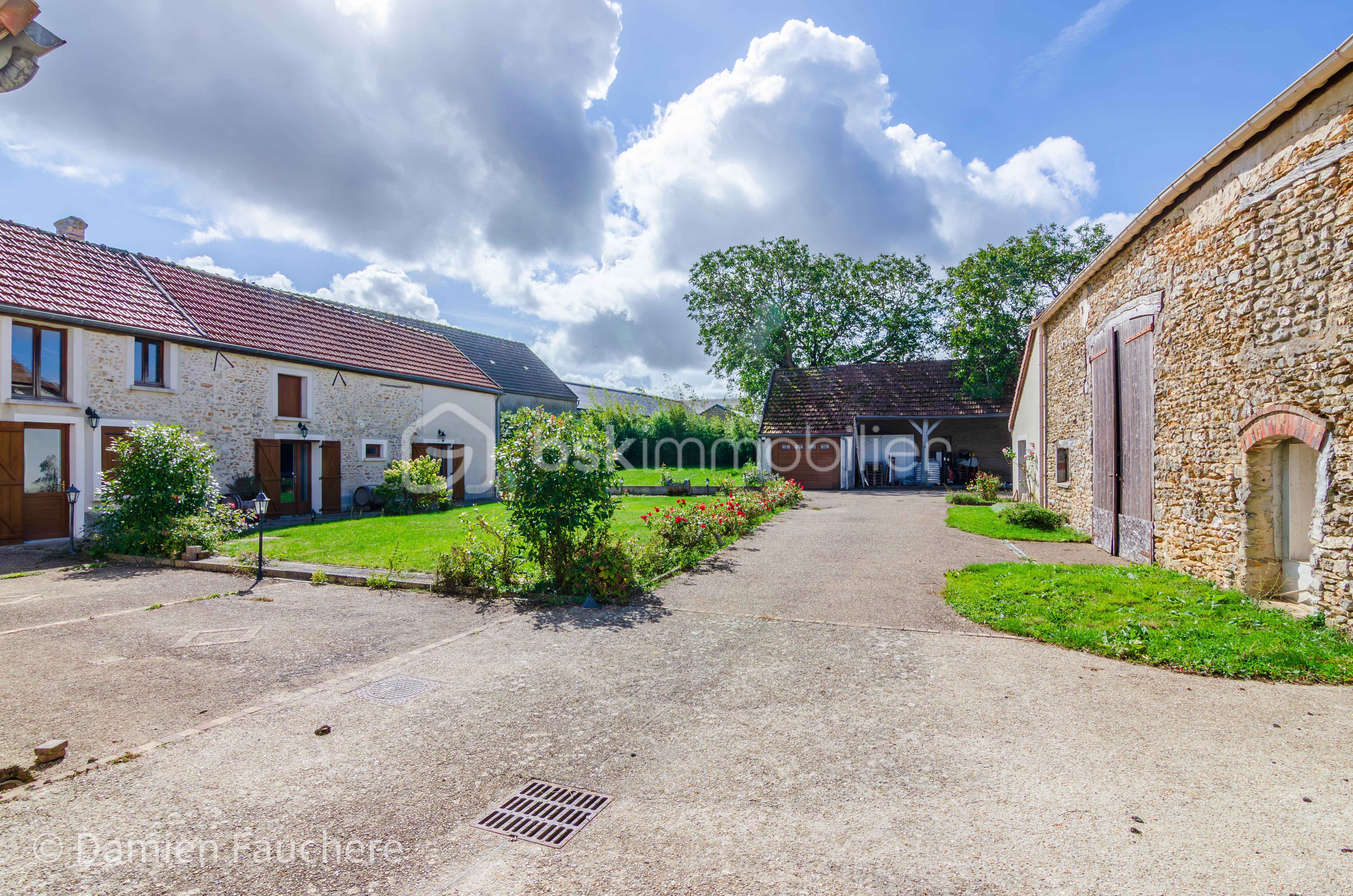 Domaine de 340 m² - 2.jpg