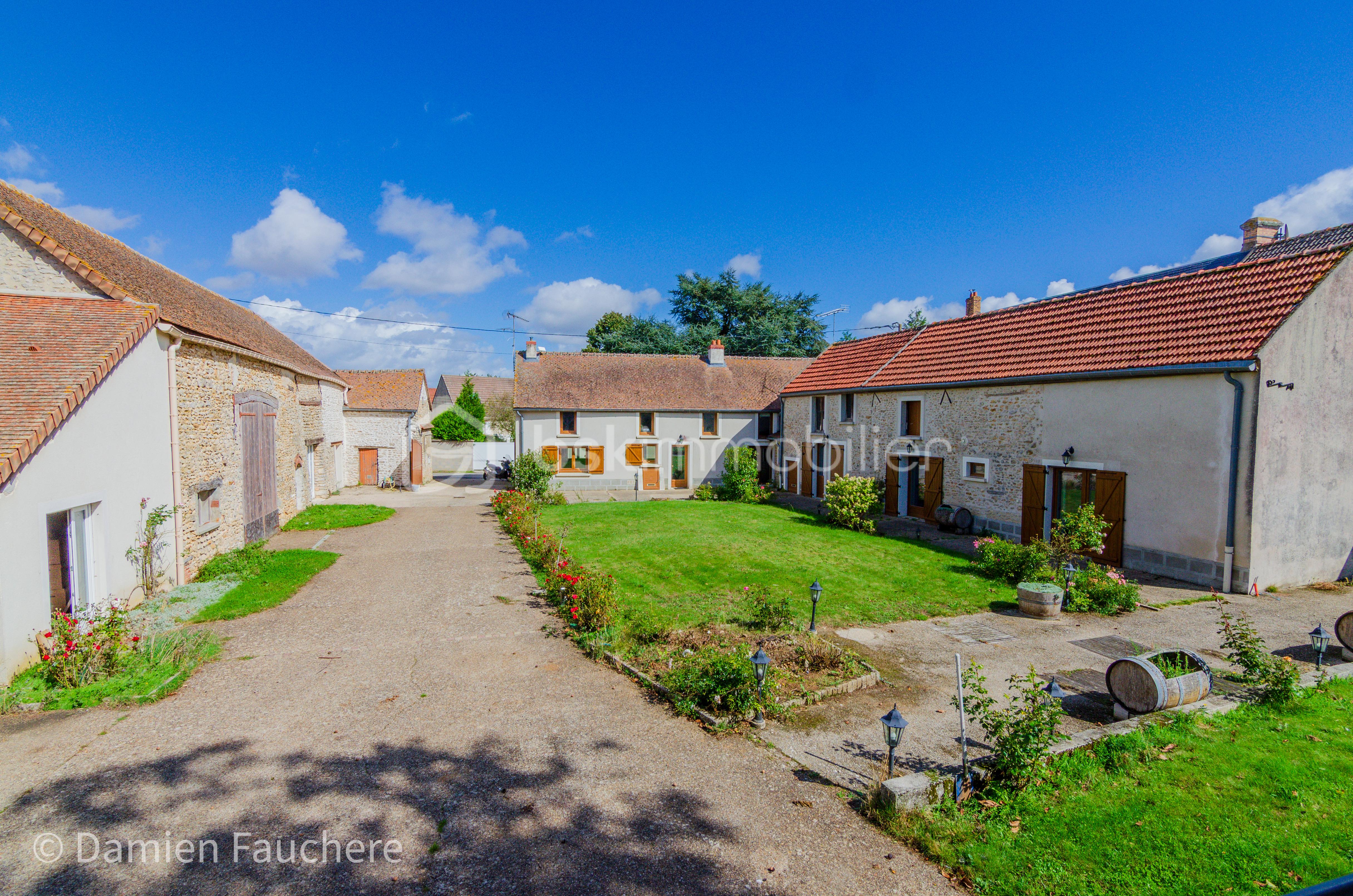 Domaine de 340 m² - 1.jpg