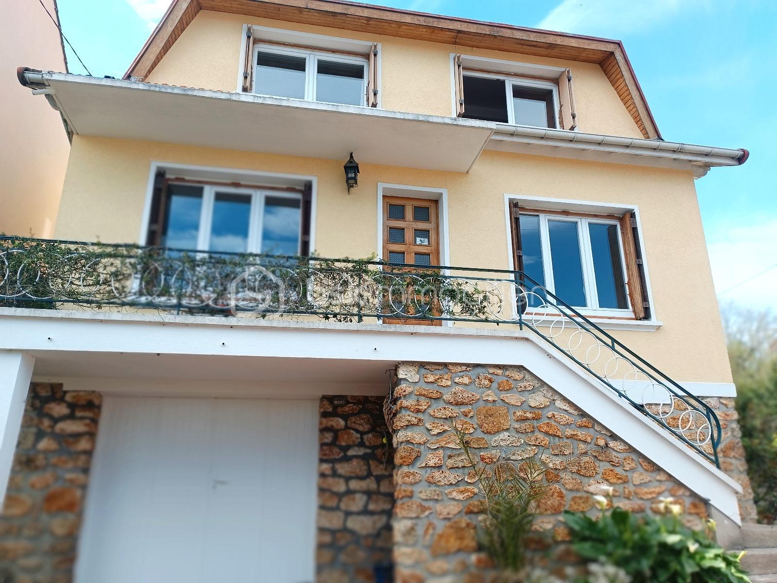 Maison traditionnelle de 150 m² - 0.jpg