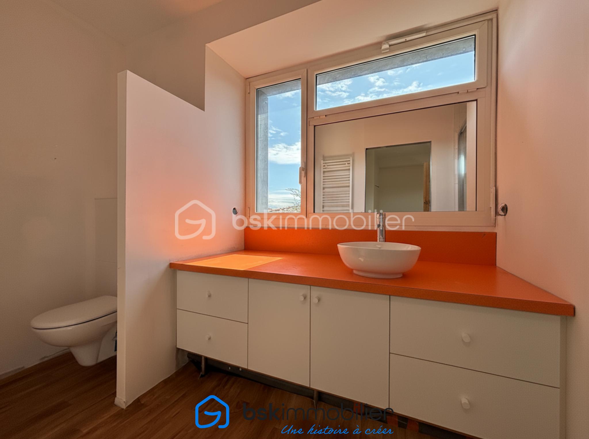 Maison contemporaine de 140 m² - Salle de Bain.png