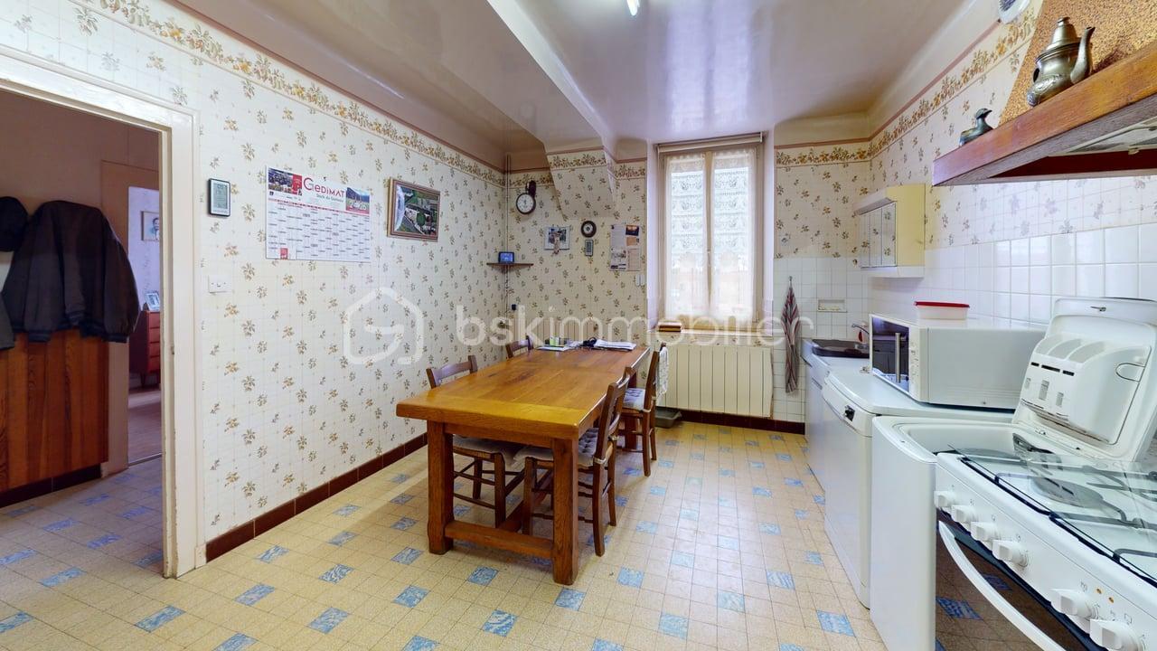 Corps de ferme de 85 m² - VIAGER--Kitchen.jpg