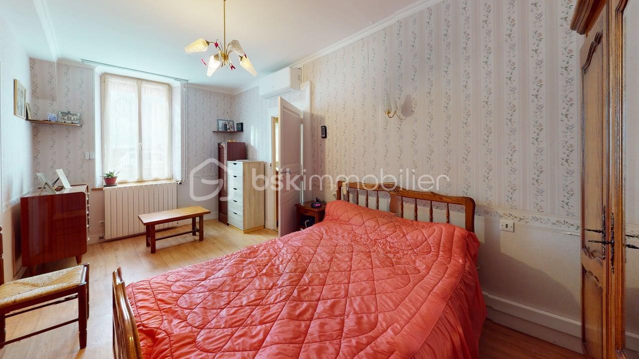 Corps de ferme de 85 m² - VIAGER--Bedroom 1.jpg