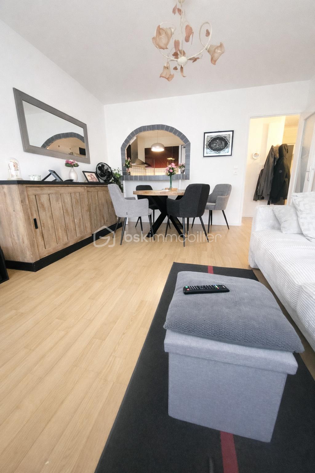 Appartement de 50 m² - sejour ia.png