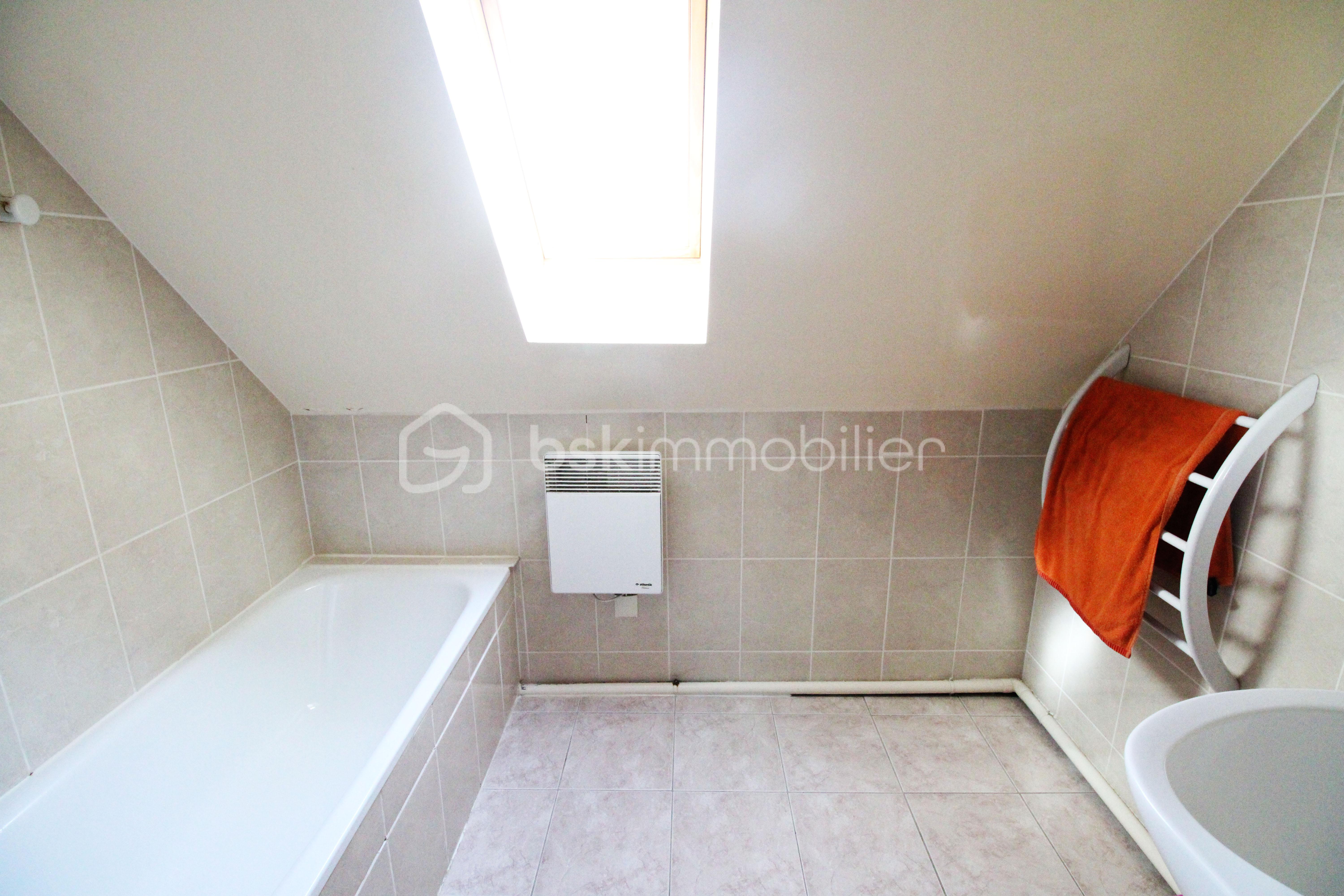 Maison traditionnelle de 136 m² - SDB.jpg