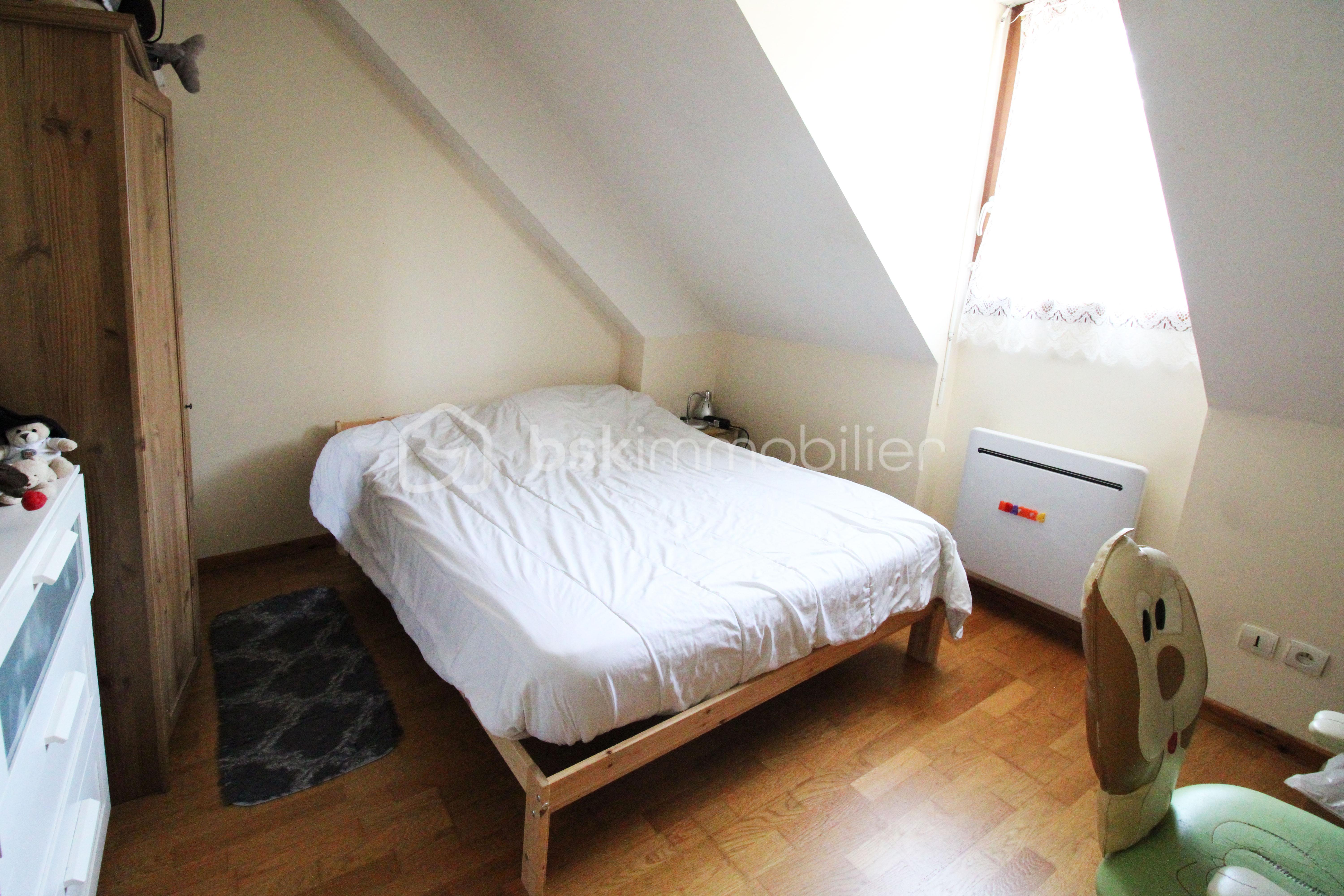 Maison traditionnelle de 136 m² - CH3.jpg