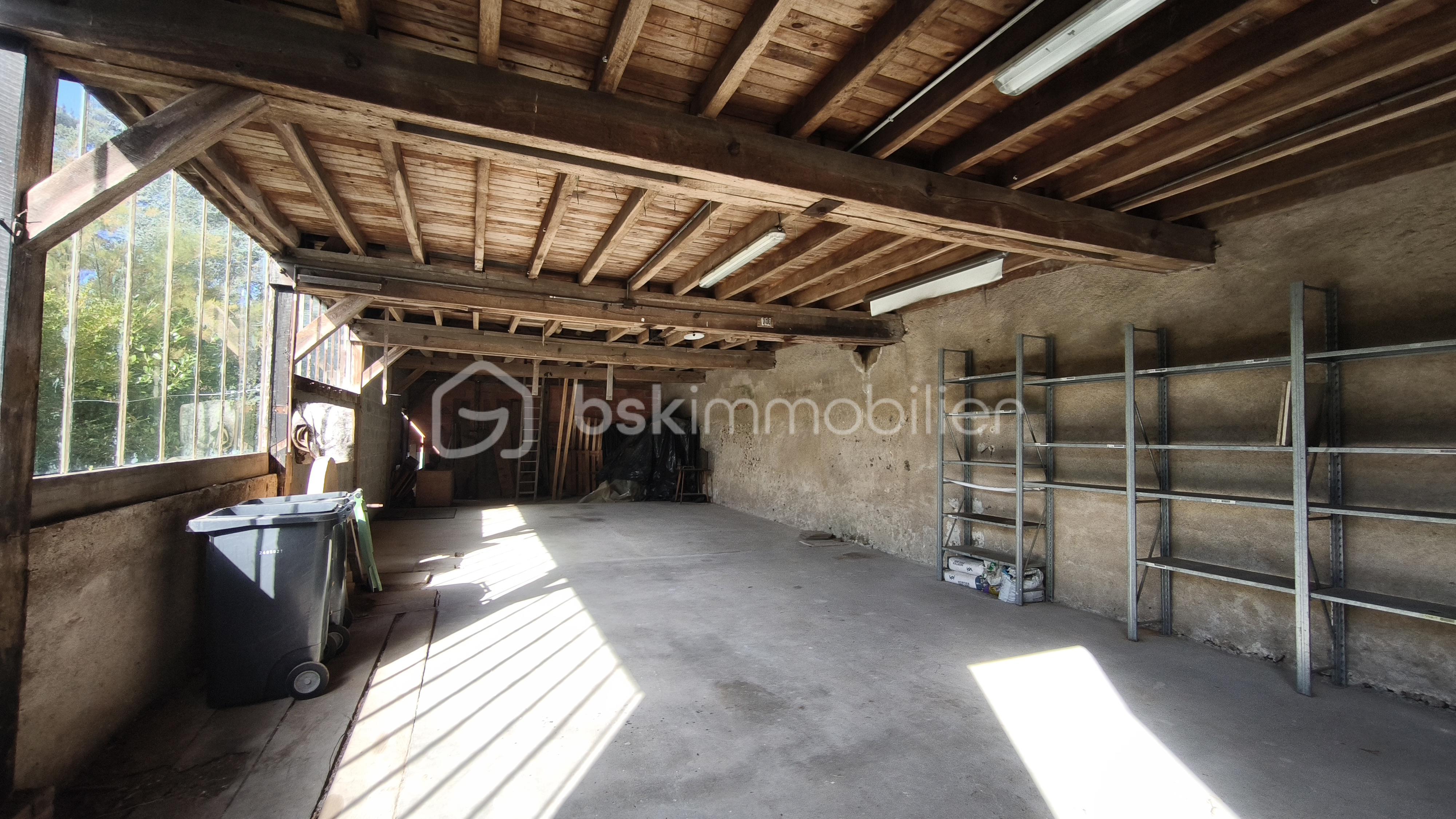 Maison traditionnelle de 111 m² - 1759733488270.jpg
