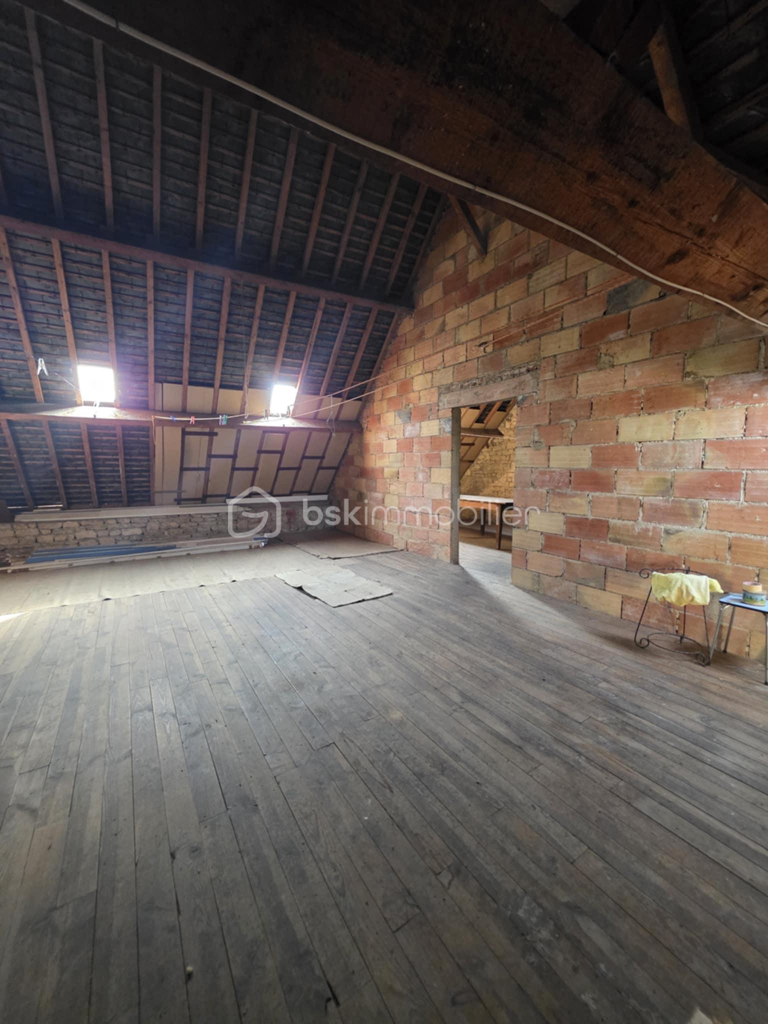 Maison de 150 m² - 2b2a3e83-358d-4798-a8fa-2b73bd257cea.jpg