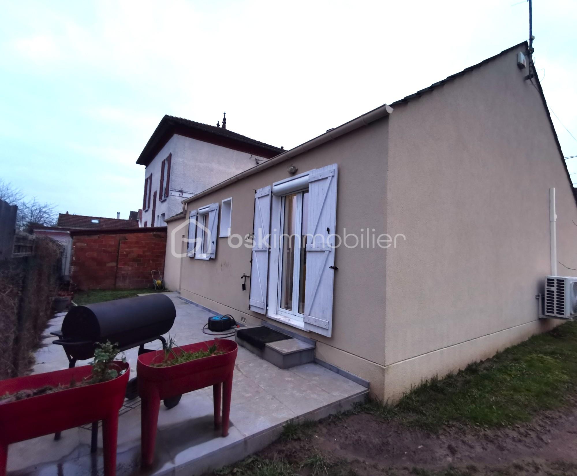 Maison de 62 m² - Arrière maison.jpg