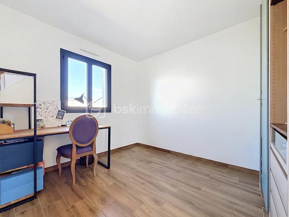 BUREAU.jpeg