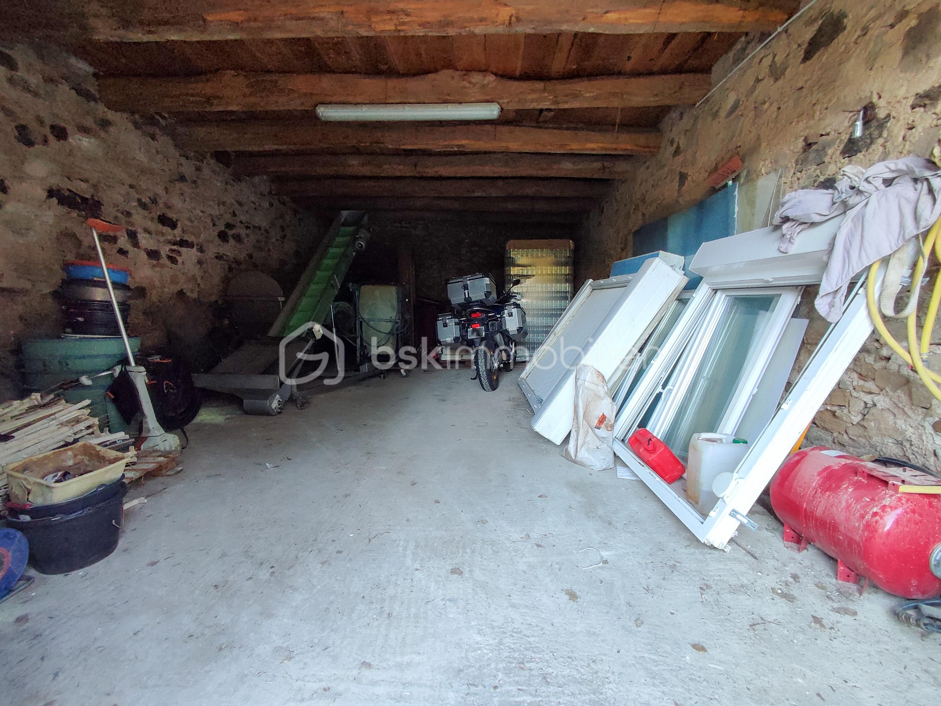 Parking de 50 m² - 1760636724199.jpg