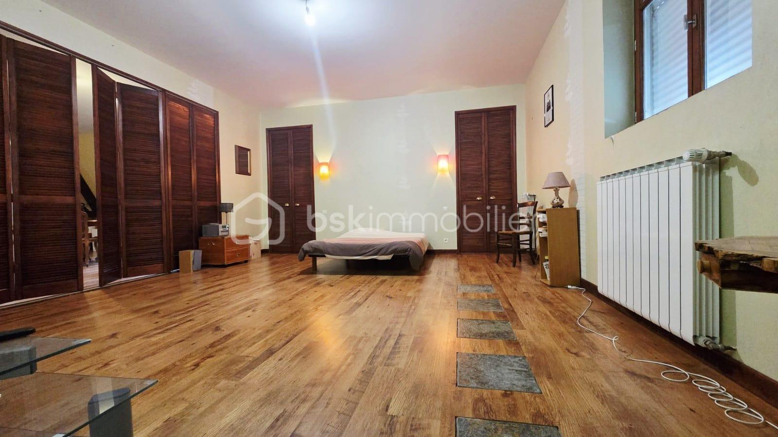 CHAMBRE DERNIER ETAGE 2.jpeg