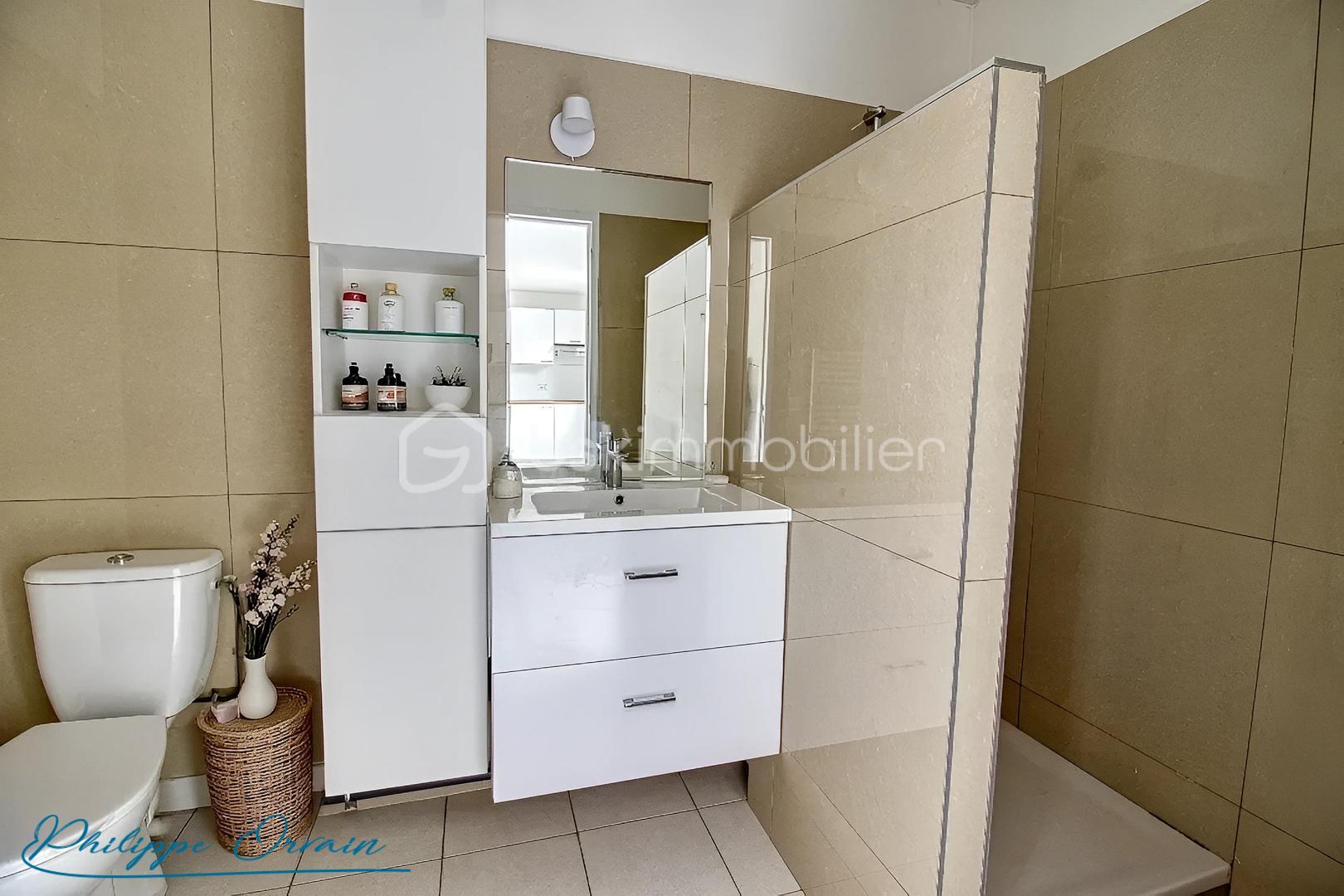 Appartement de 27 m² - hoqi-db7bd25bacc54ebc83fc5a169e194f9c.jpg