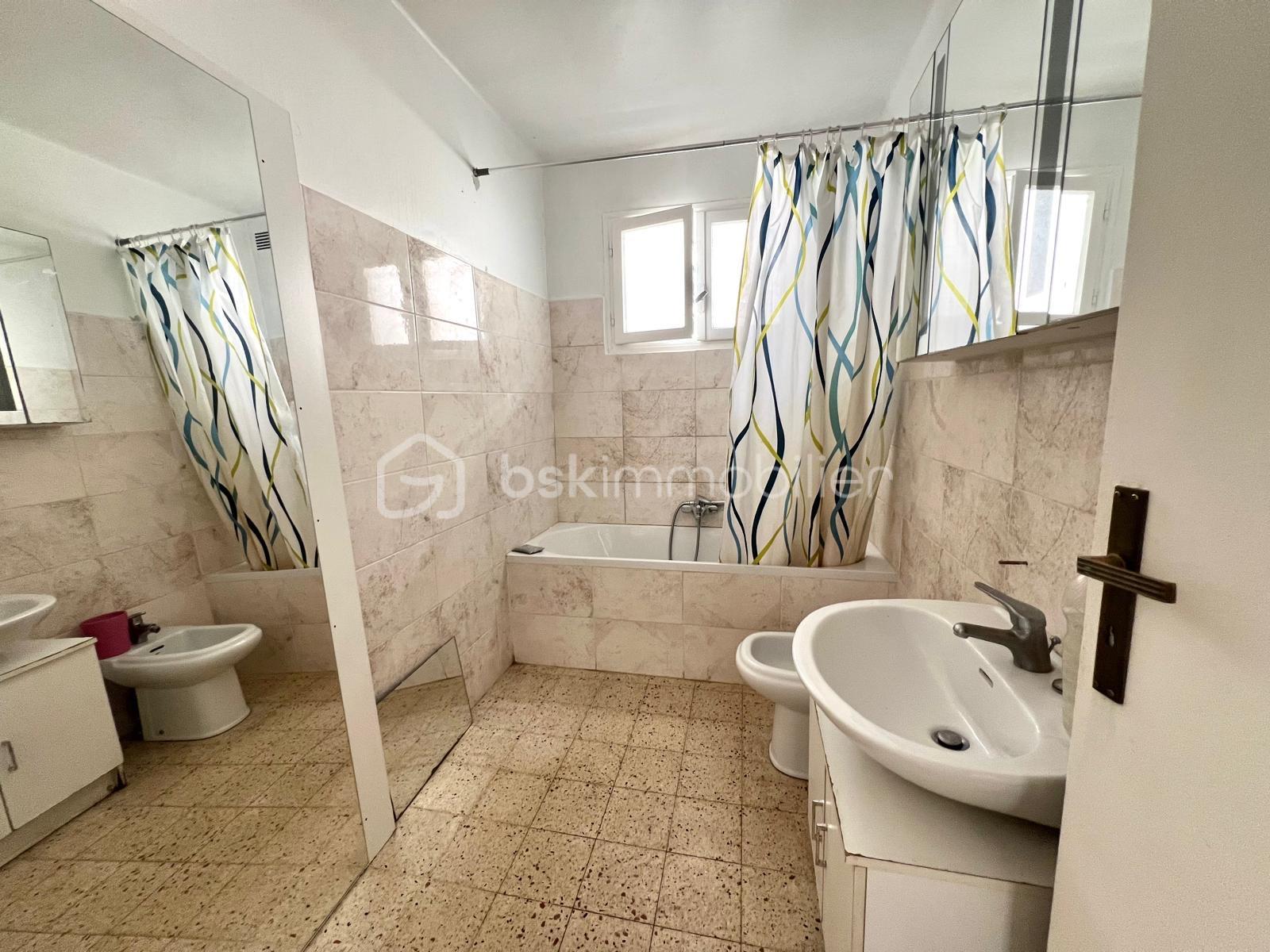 Appartement de 70 m² - df2b085c-1141-42a0-8dbc-0141685b4072.JPG