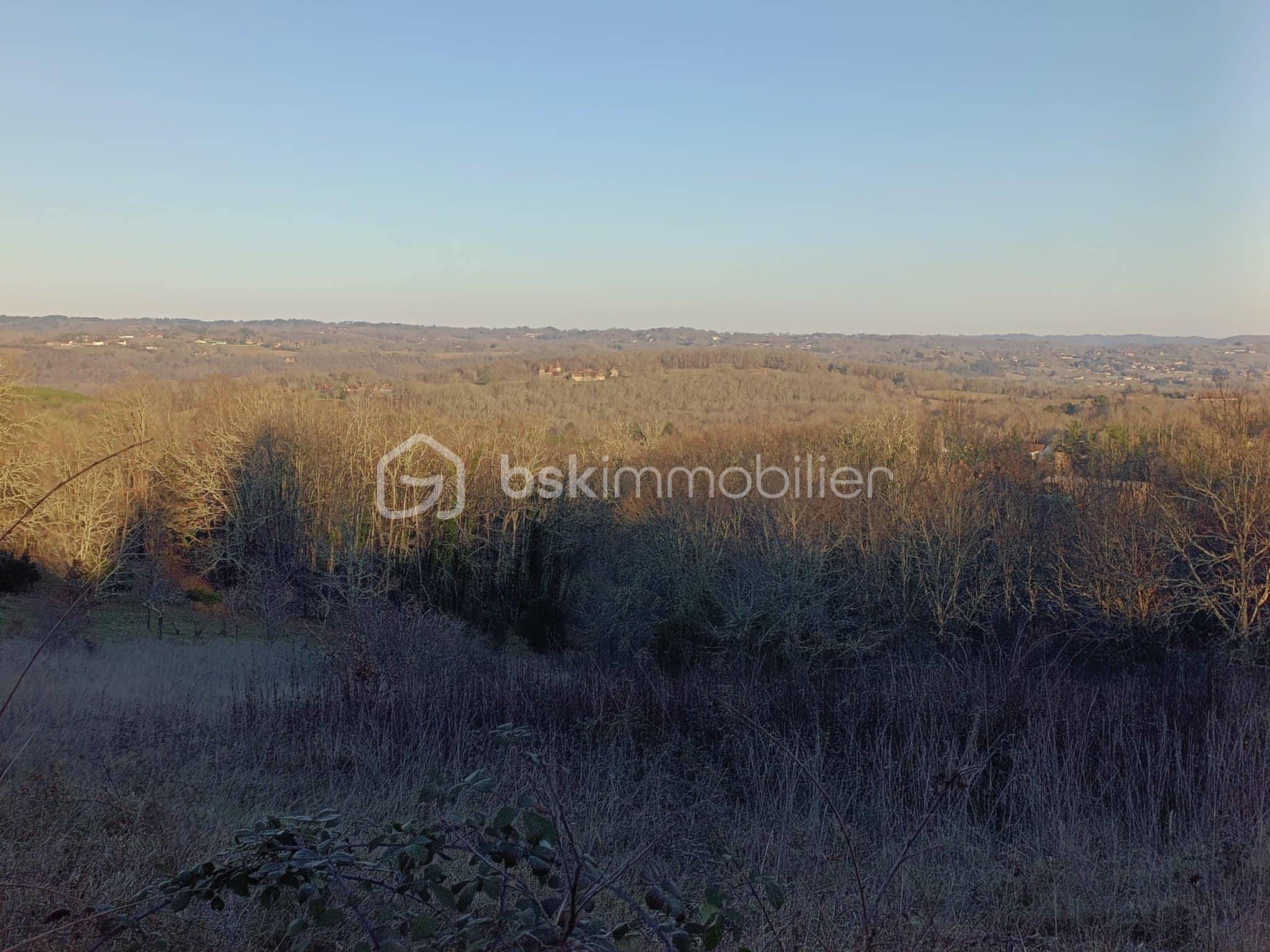 Terrain de 5 892 m²