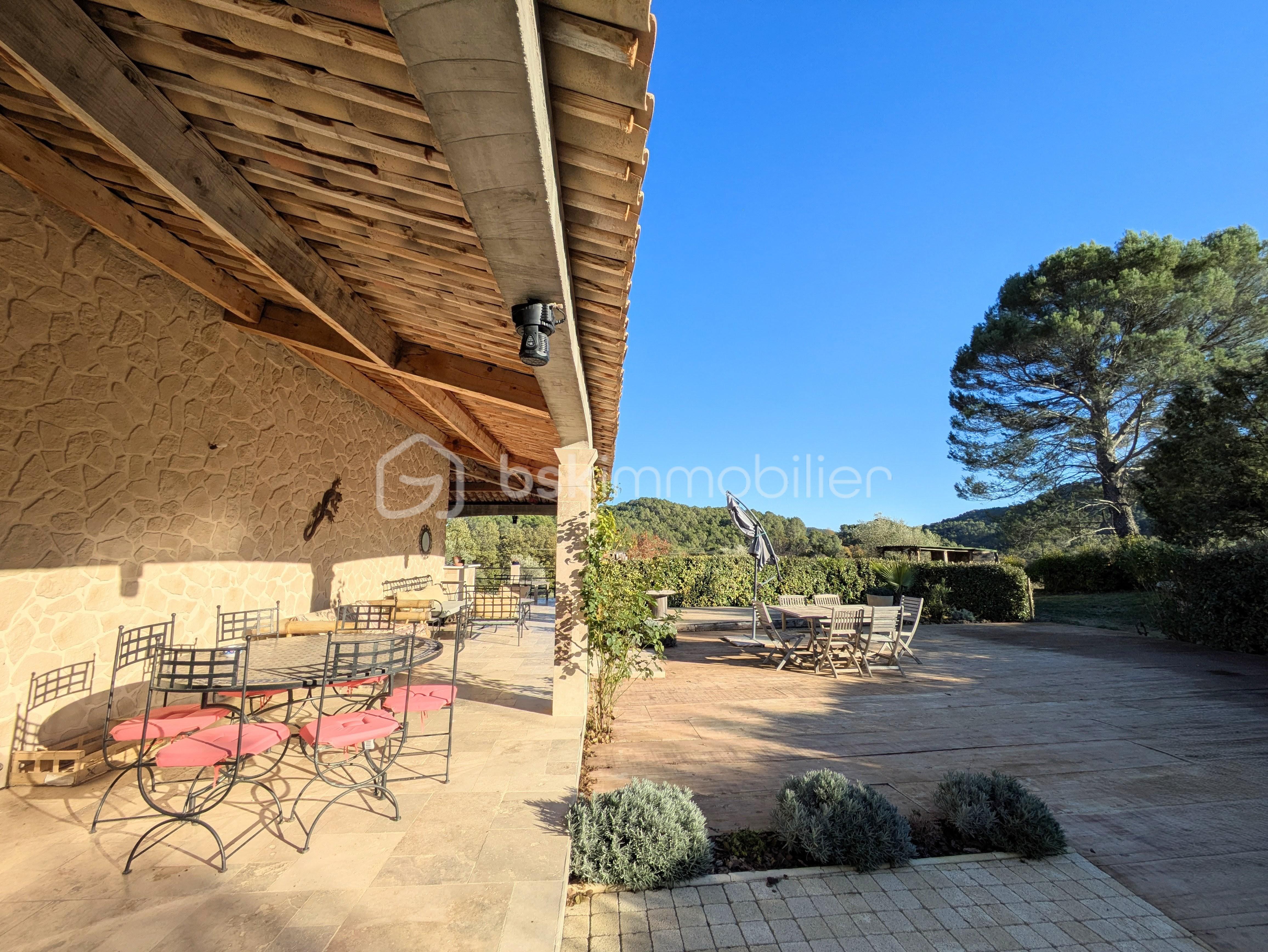 Maison contemporaine de 196 m² - PXL_20251117_140400887.RAW-01.COVER~2.jpg