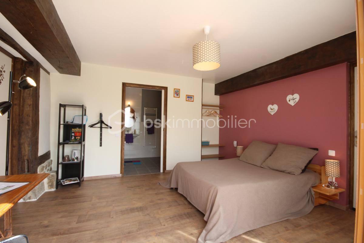 Corps de ferme de 188 m² - chambre Cerise.jpg