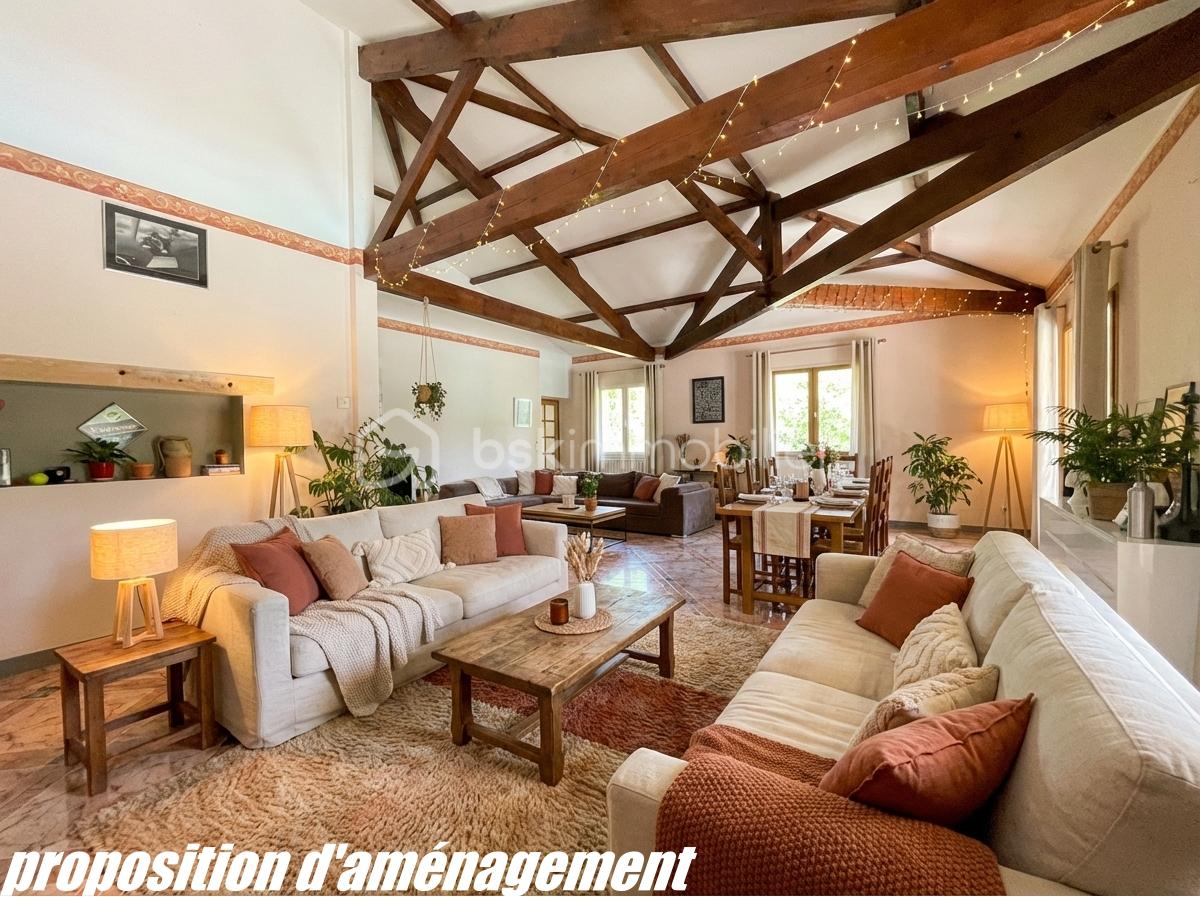 Maison traditionnelle de 270 m²