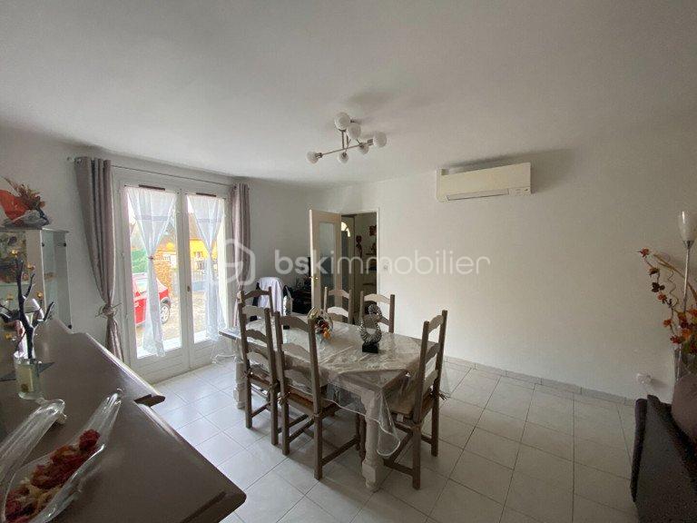 Maison de 831 m² - Salle à manger.jpg