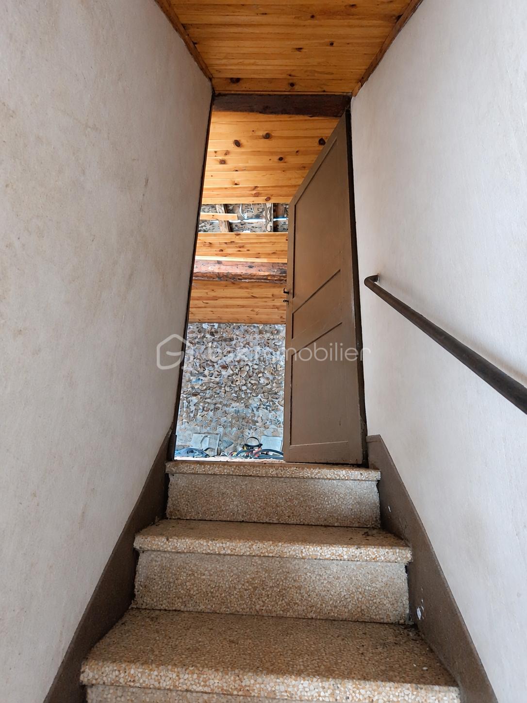 photo escalier.png