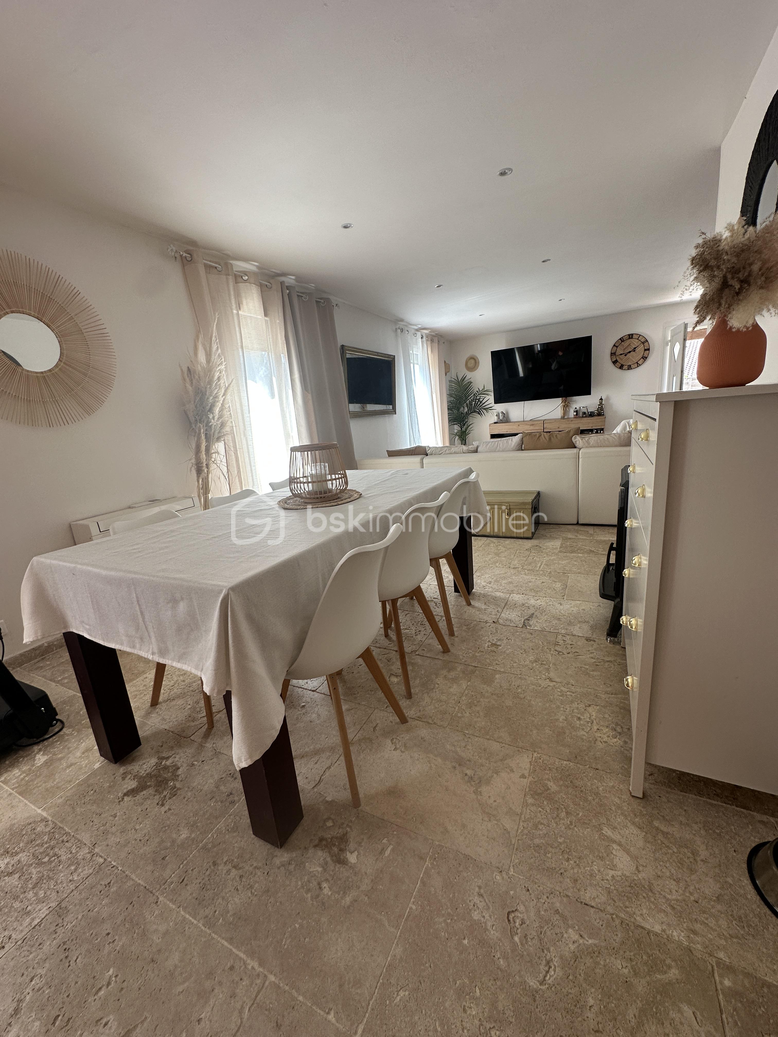 Villa de 100 m² - 8DE9D487-E8FC-4BB3-A6B9-6551876DEDF2.jpeg