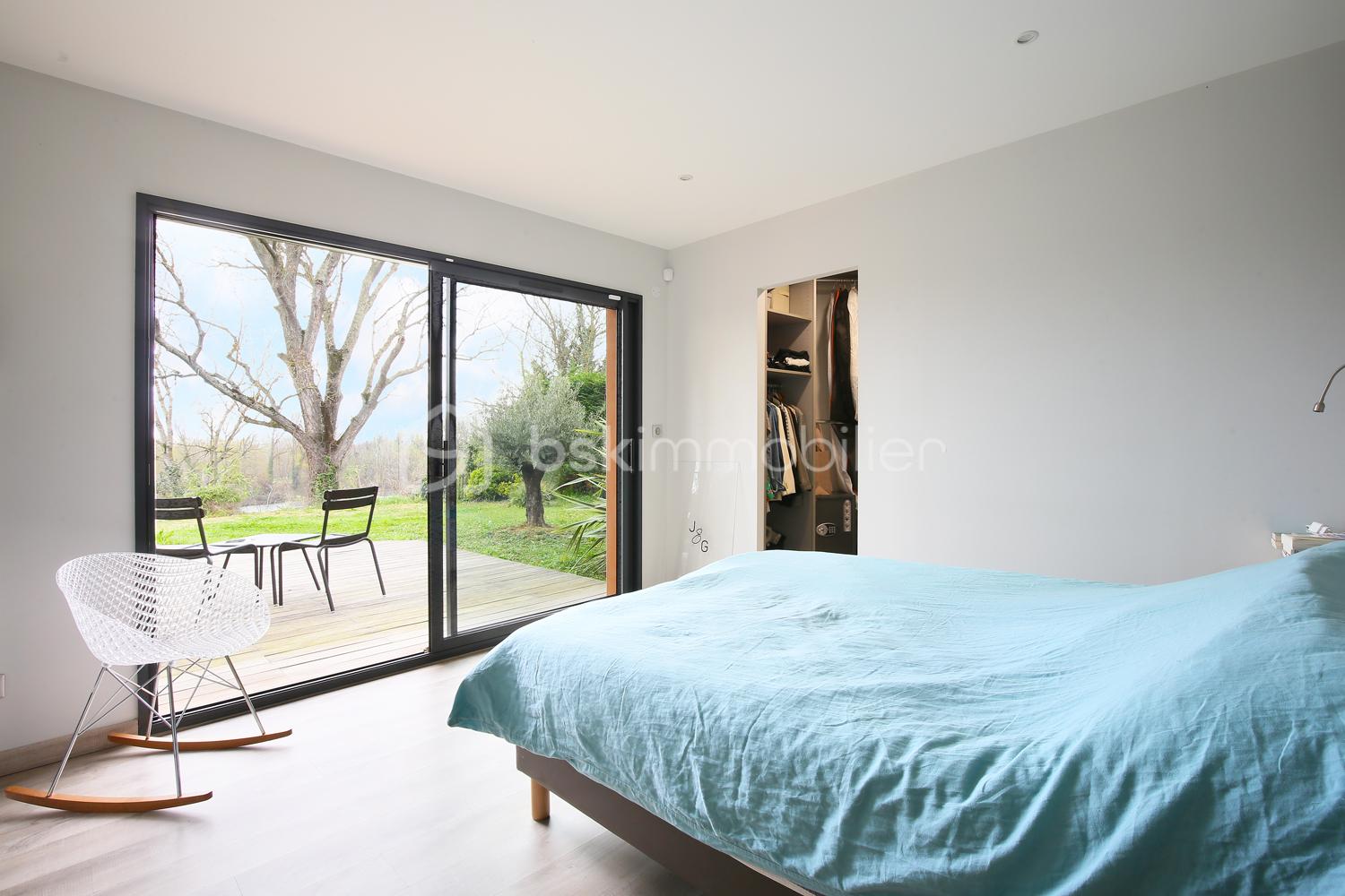 Maison d architecte de 202 m² - web 07 - Chambre2 02.jpg