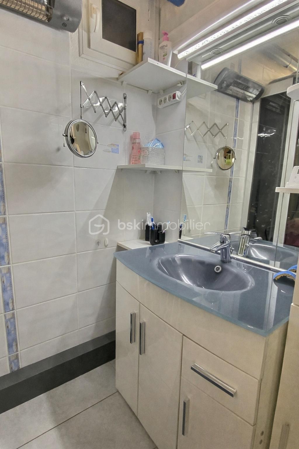 Appartement de 50 m² - ChatGPT Image Dec 16, 2025, 04_45_02 PM.png