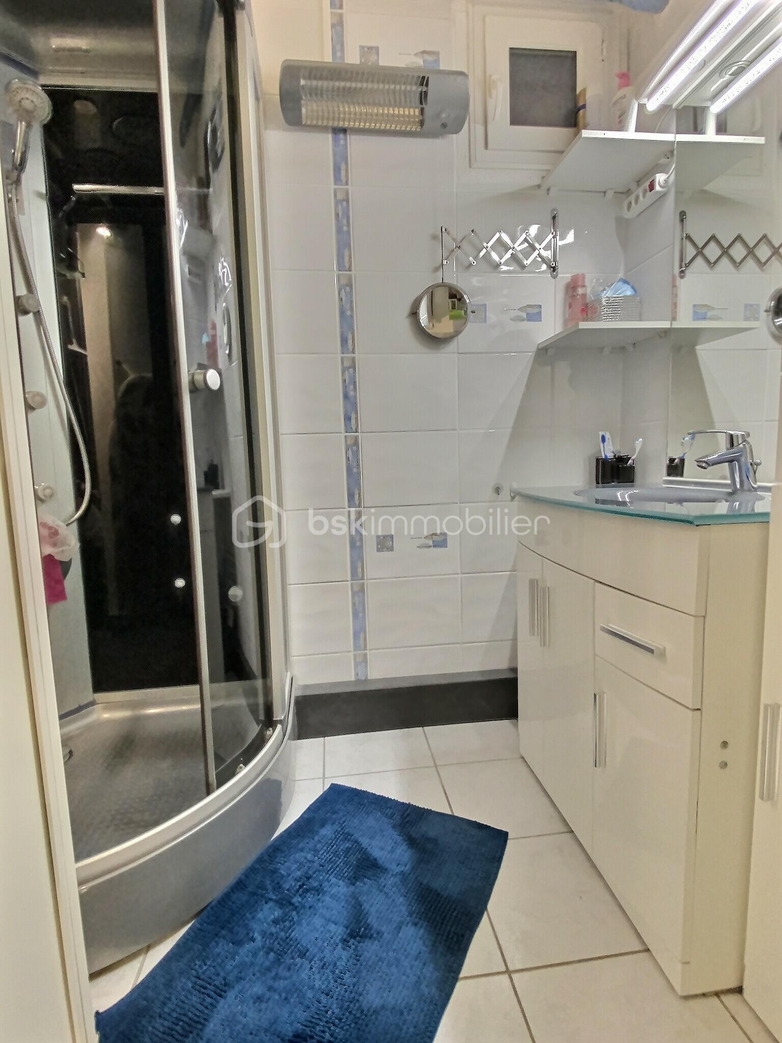 Appartement de 50 m² - exposio_133388051.jpg