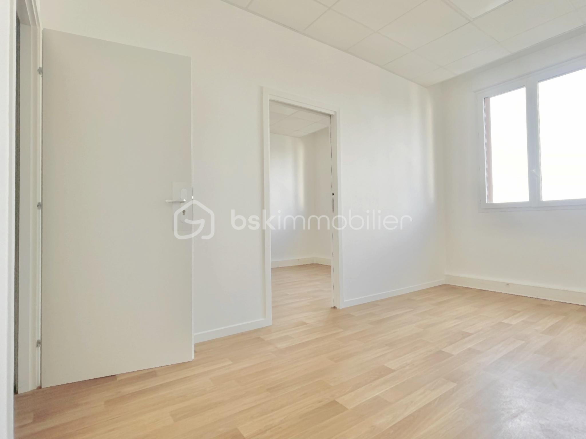 Bureau de 33,54 m² - IMG_8185.JPEG