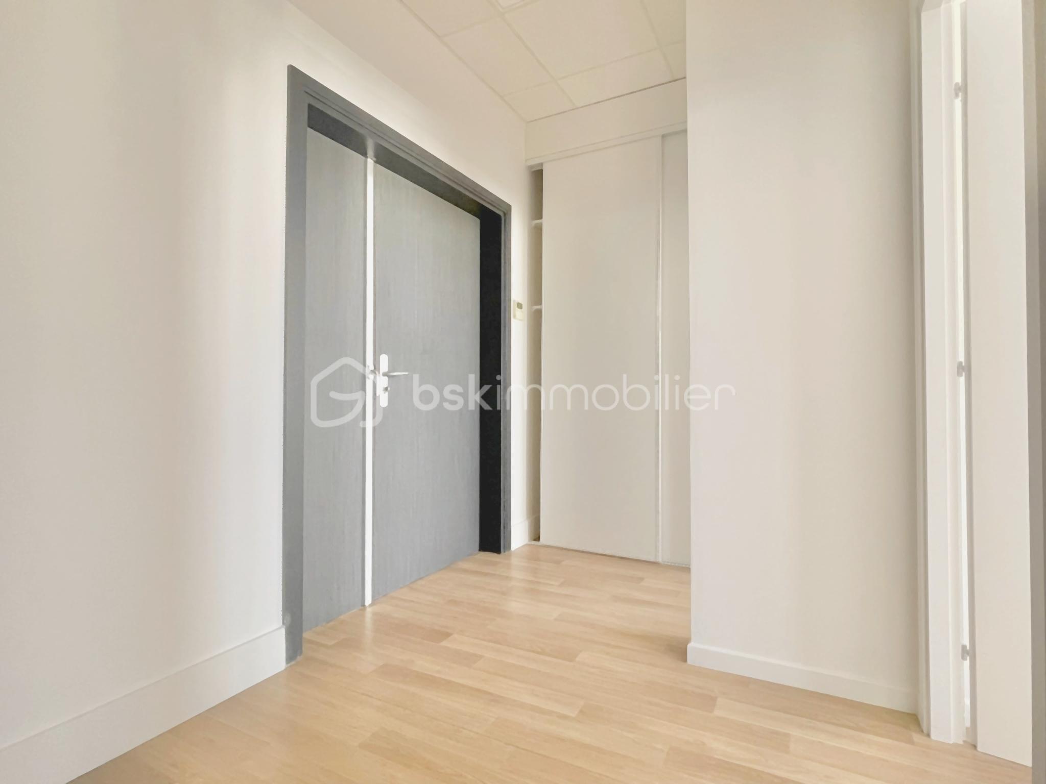 Bureau de 33,54 m² - IMG_8192.JPEG