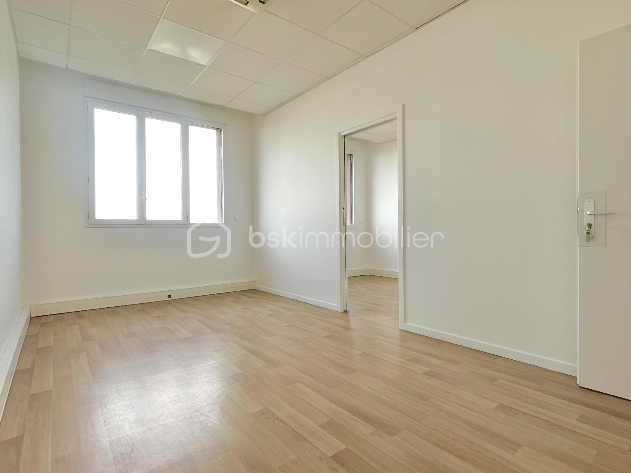 Bureau de 33,54 m² - IMG_8179.JPEG