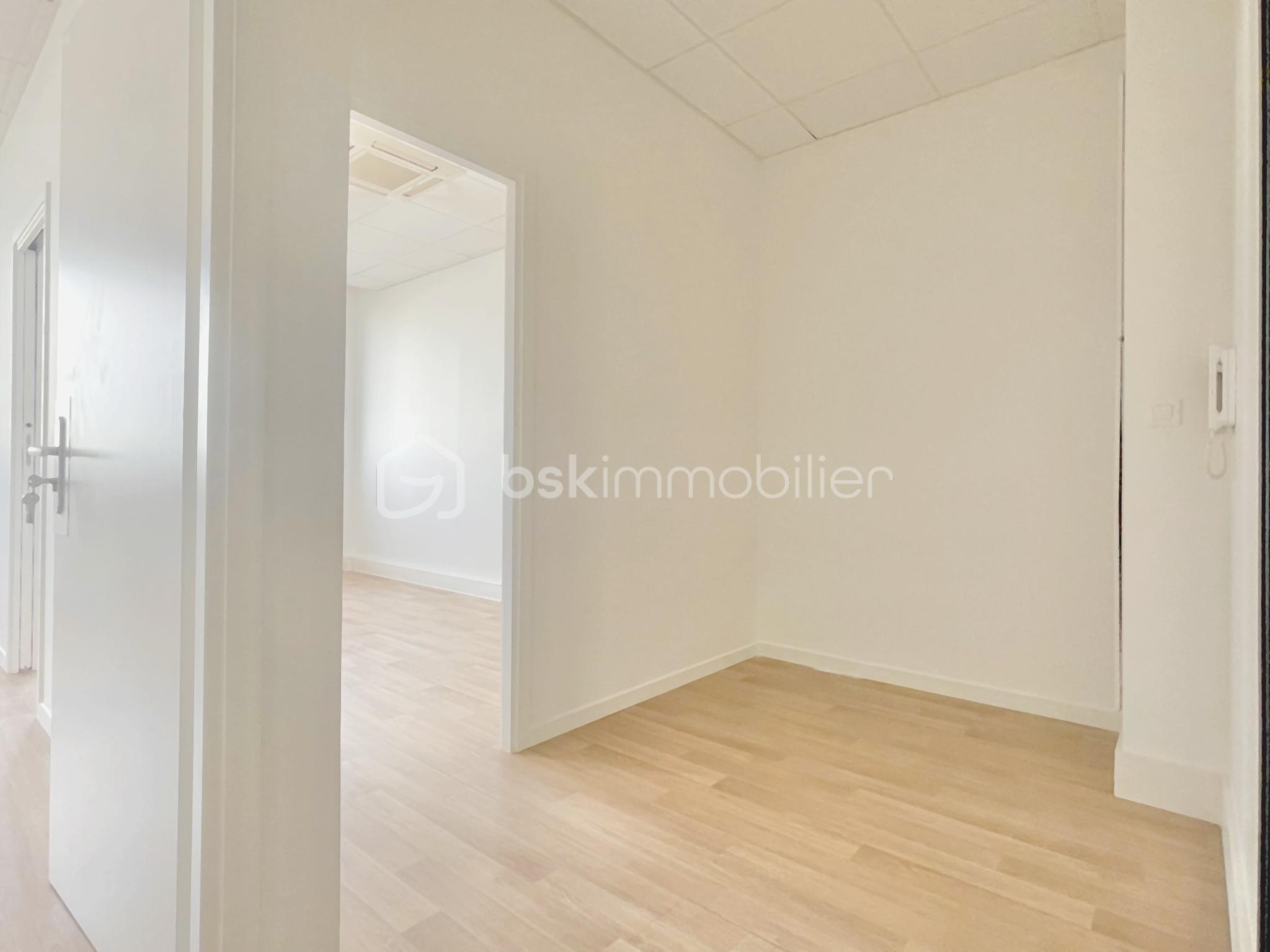 Bureau de 33,54 m² - IMG_8196.JPEG