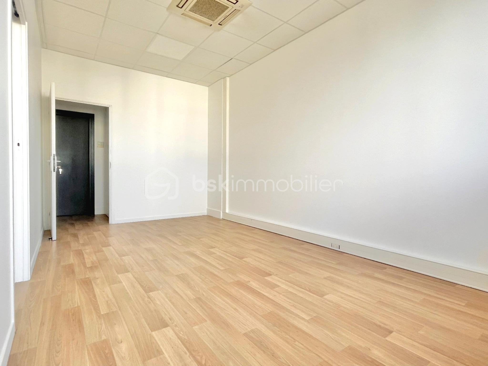 Bureau de 33,54 m² - IMG_8181.JPEG