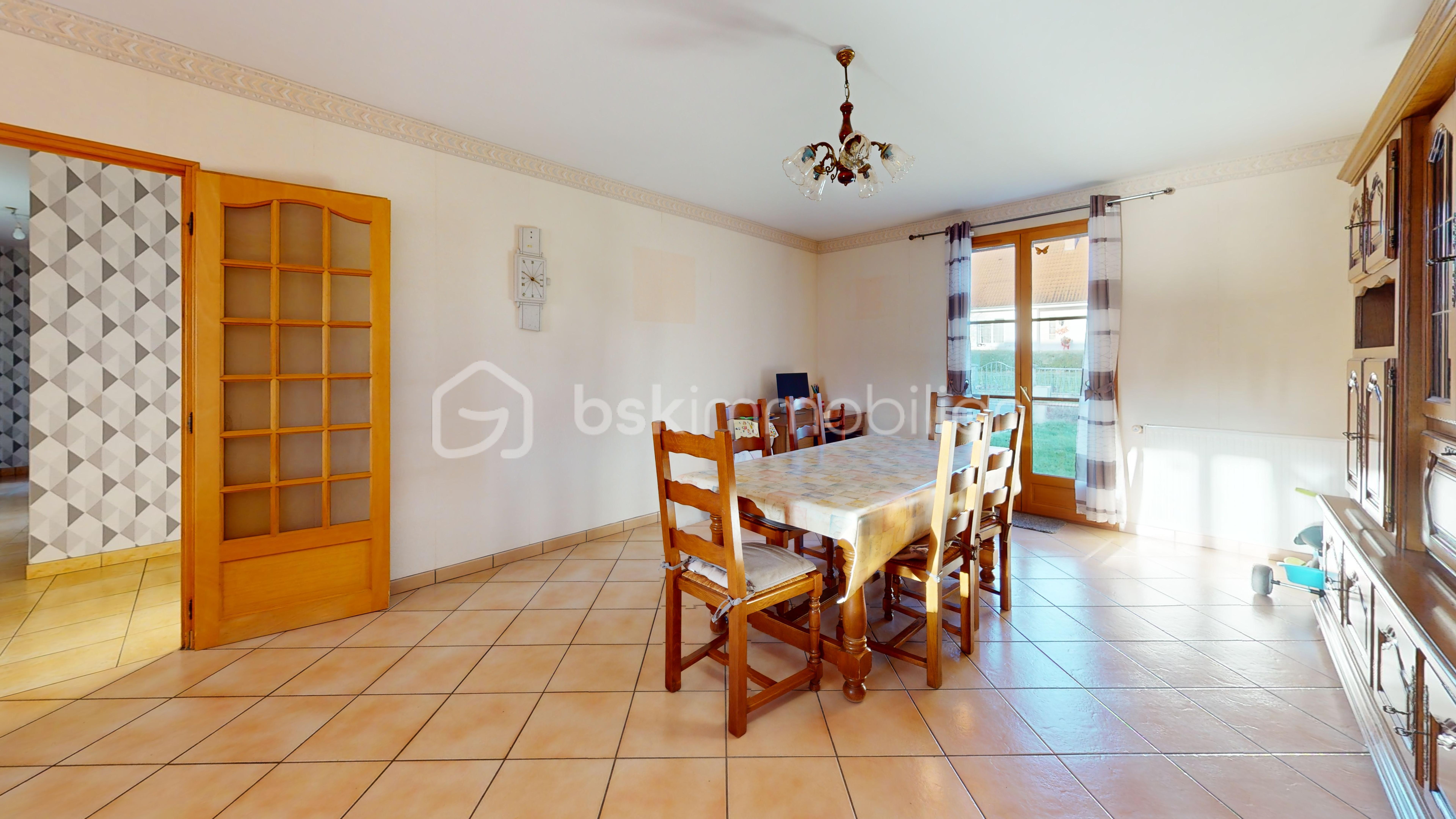Maison de 155 m² - Chemin-du-Four-a-Platre-Dining-Room.jpg