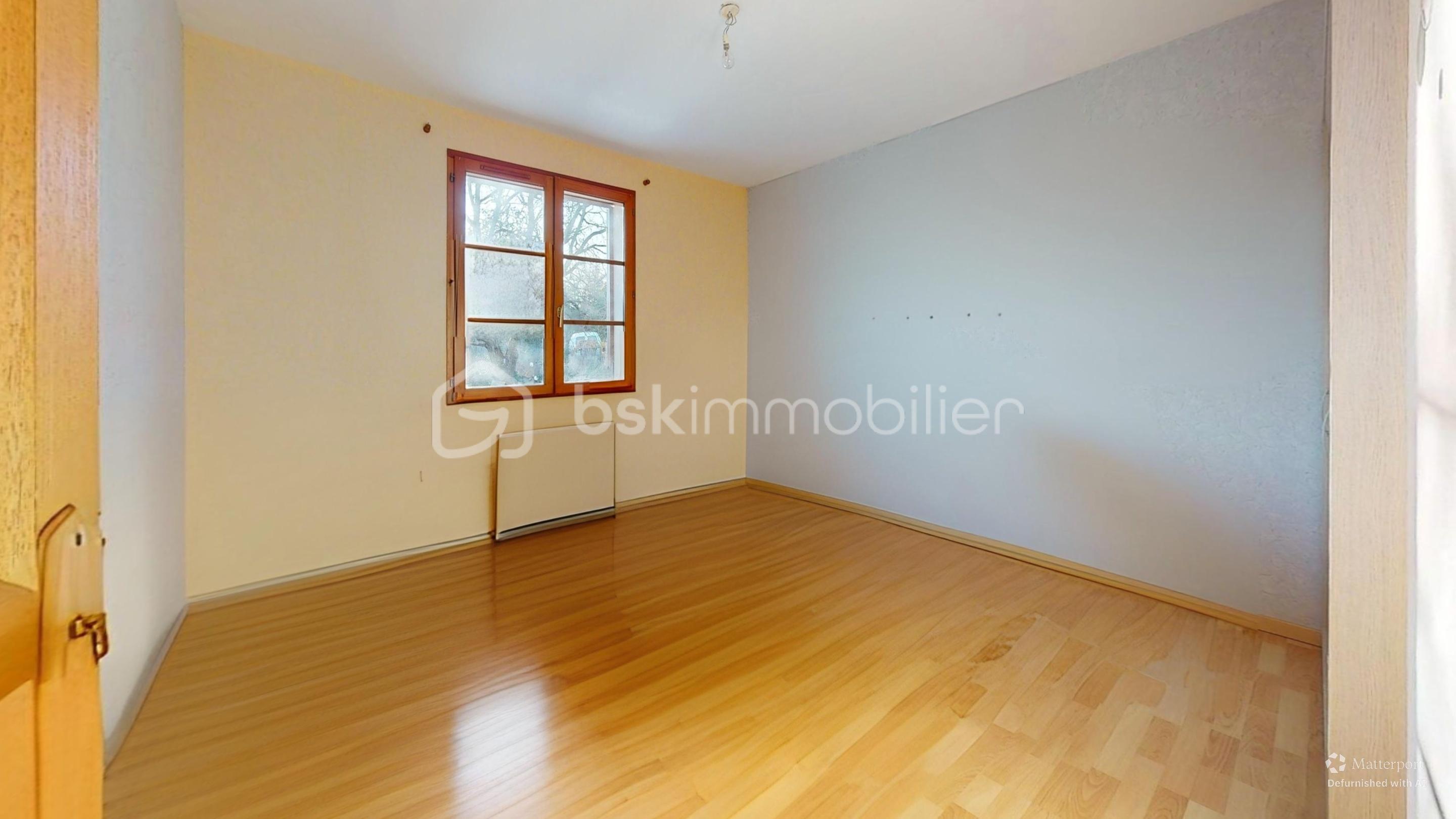 Maison de 155 m² - Chemin-du-Four-a-Platre-Bedroom-Defurnished 8.jpg