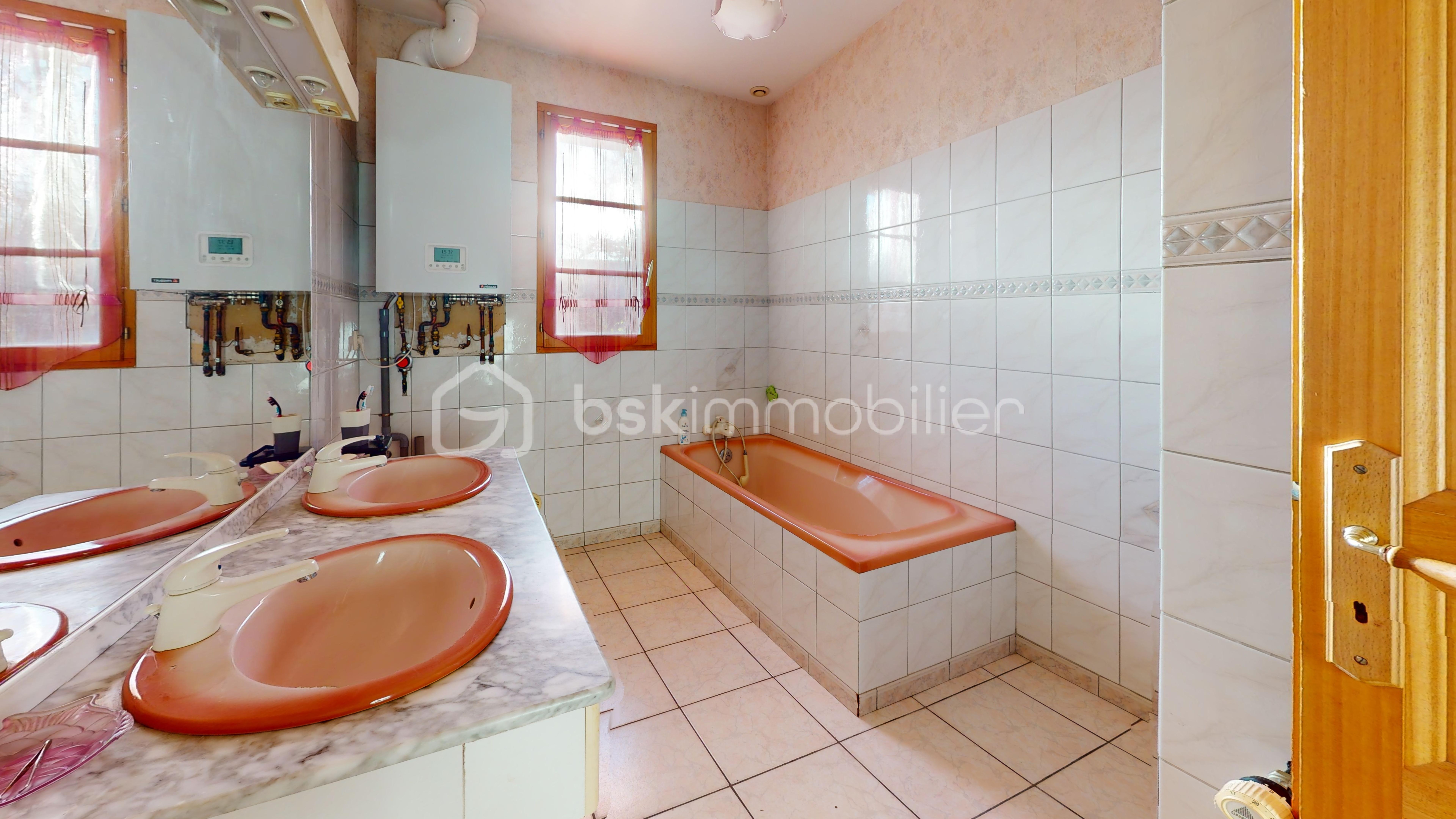 Maison de 155 m² - Chemin-du-Four-a-Platre-Bathroom.jpg