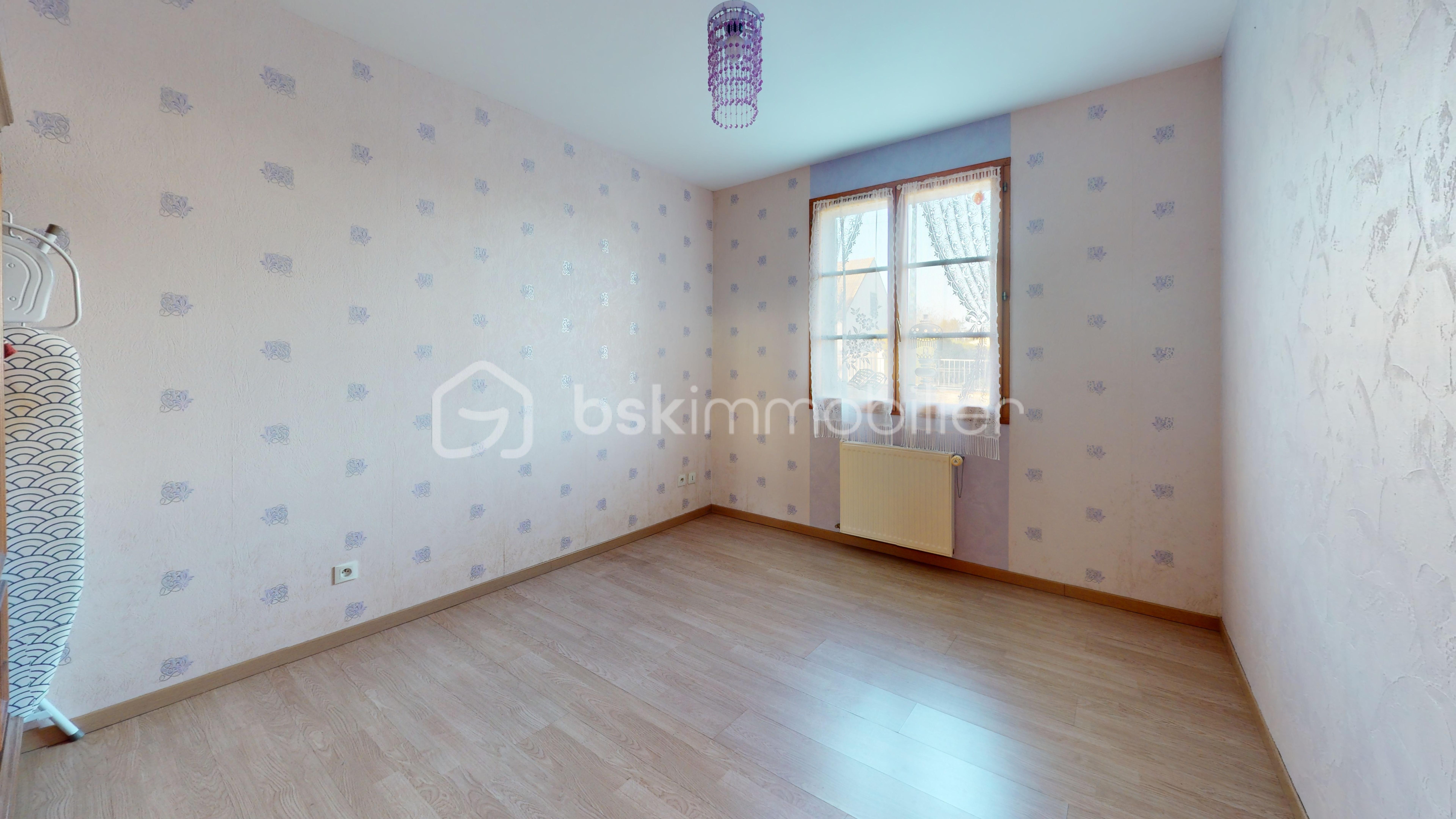 Maison de 155 m² - Chemin-du-Four-a-Platre-Bedroom 1.jpg